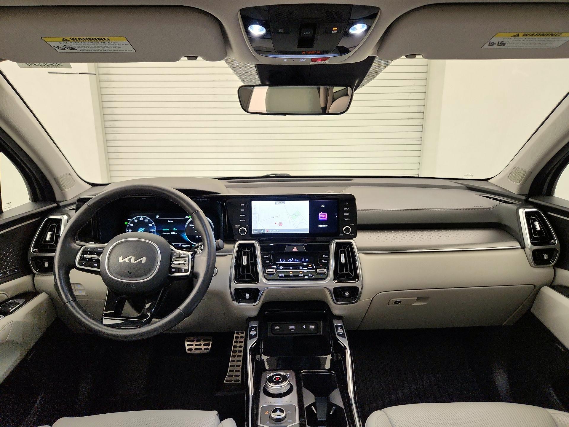 Thumbnail: 2023 Kia Sorento - 9