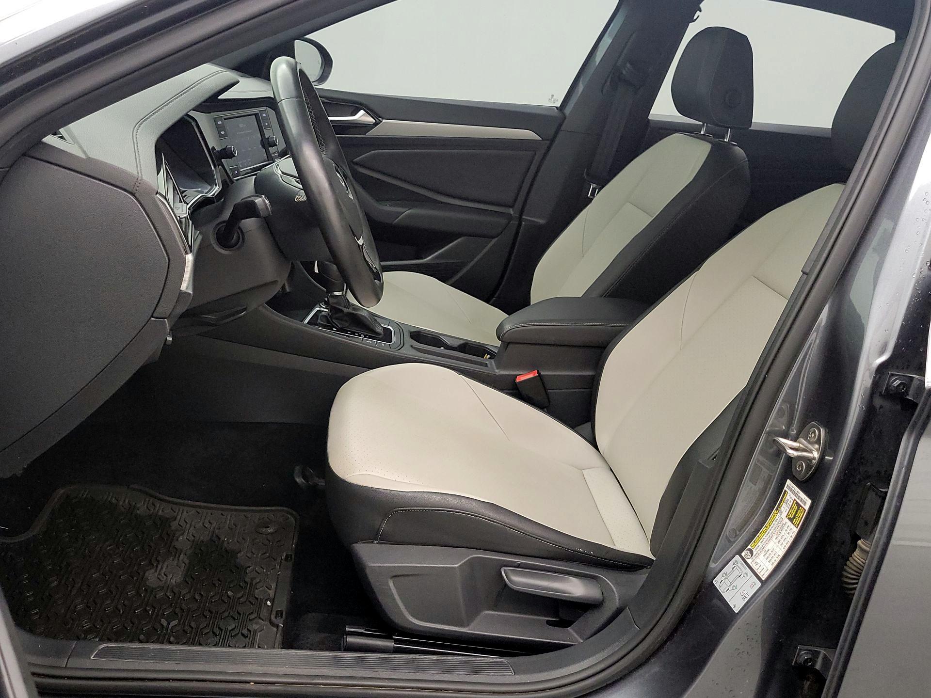 Thumbnail: 2019 Volkswagen Jetta - 11