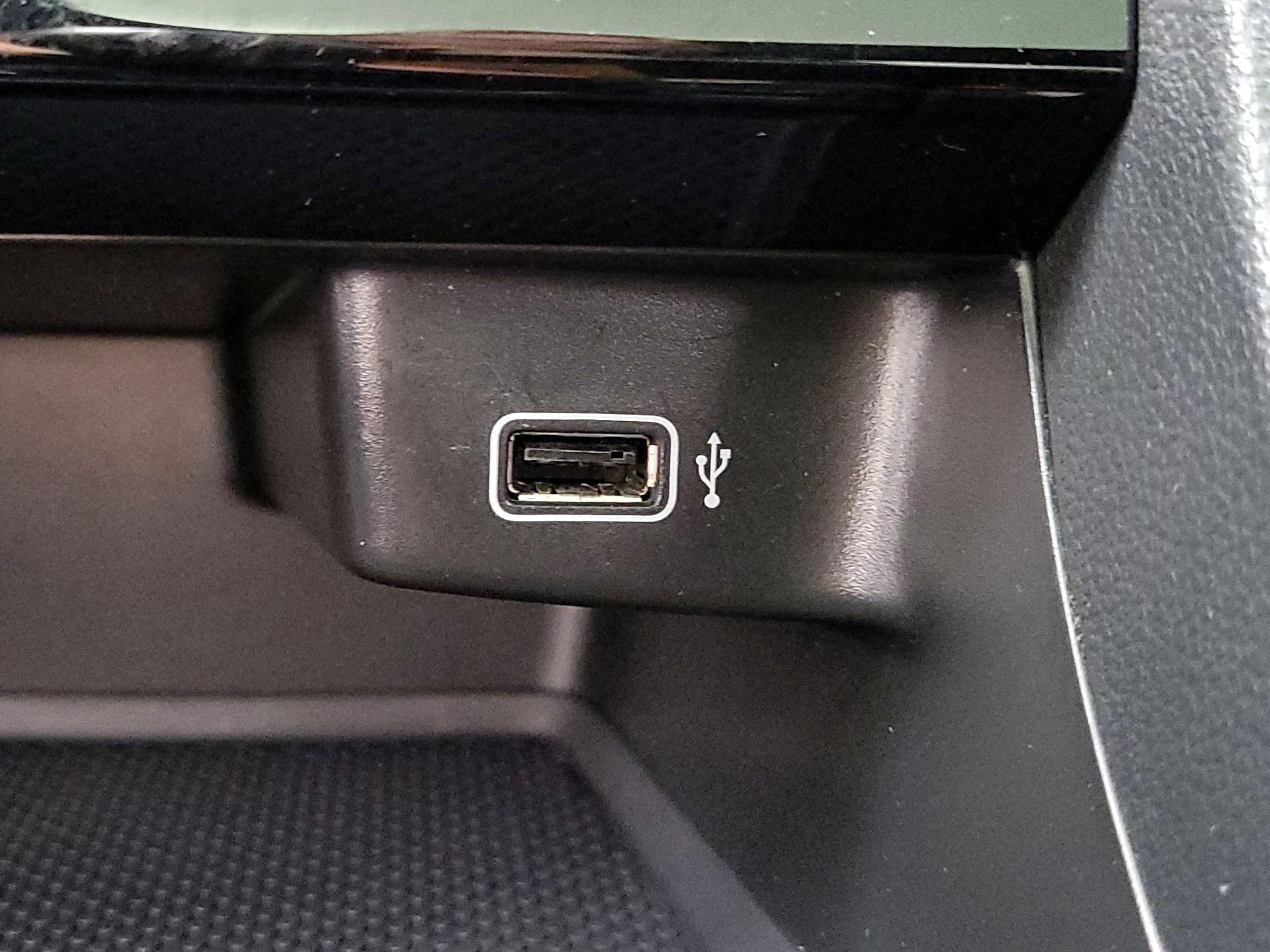 Thumbnail: 2019 Volkswagen Jetta - 18
