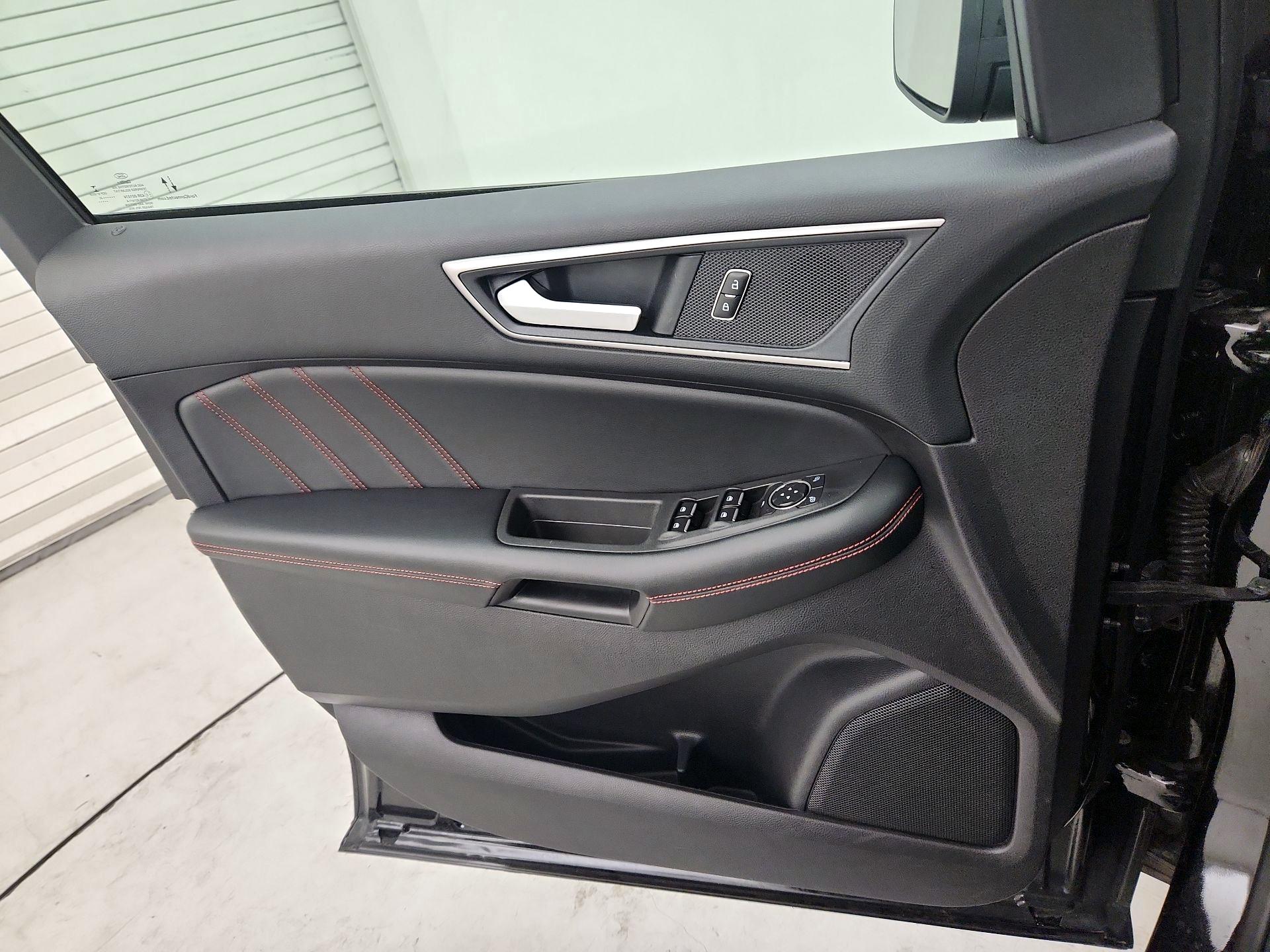 Thumbnail: 2022 Ford Edge - 12