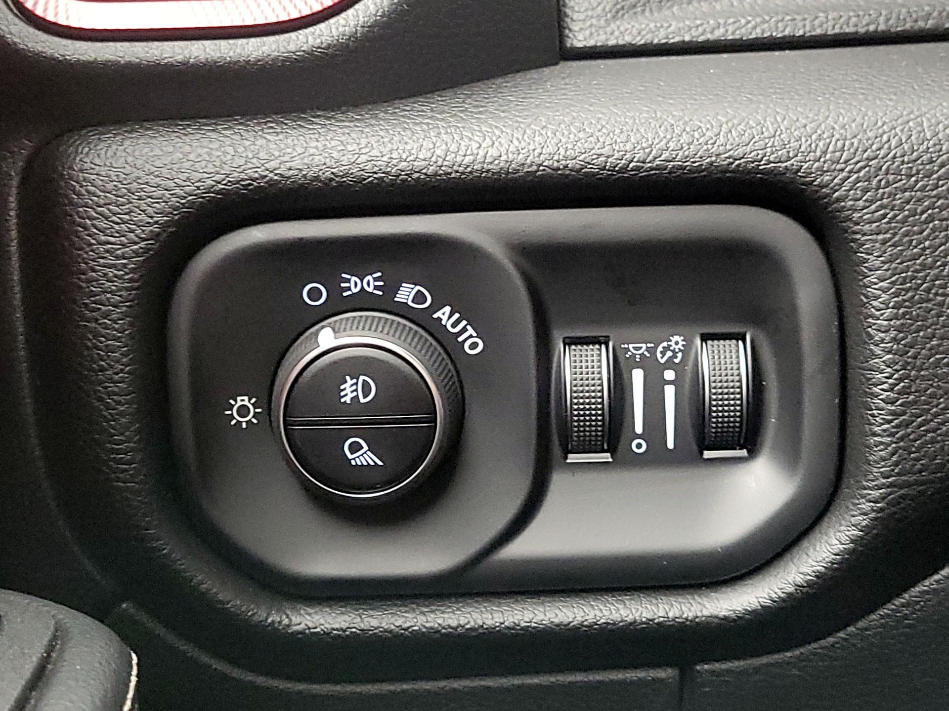 Thumbnail: 2025 RAM 1500 - 13
