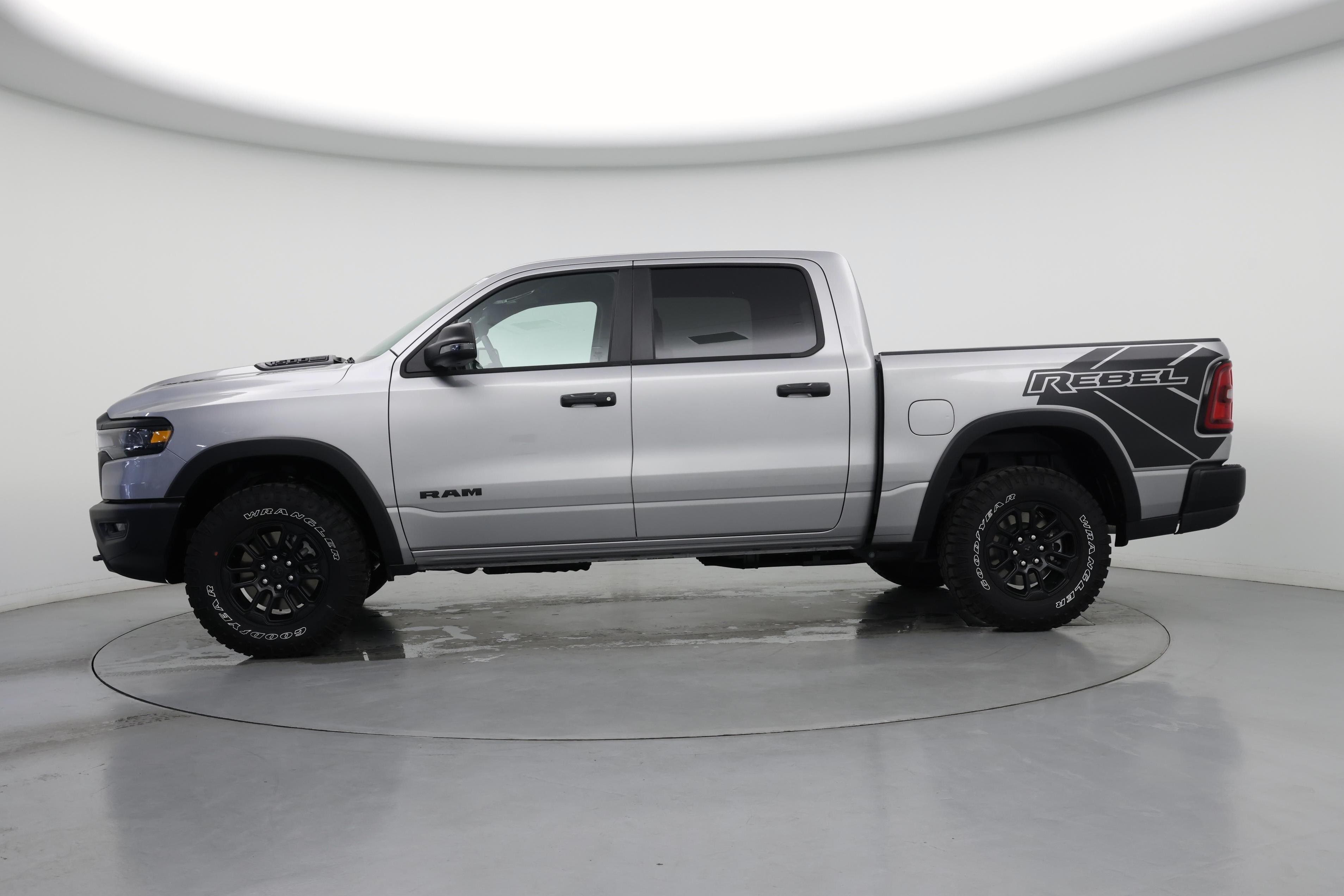Thumbnail: 2025 RAM 1500 - 3