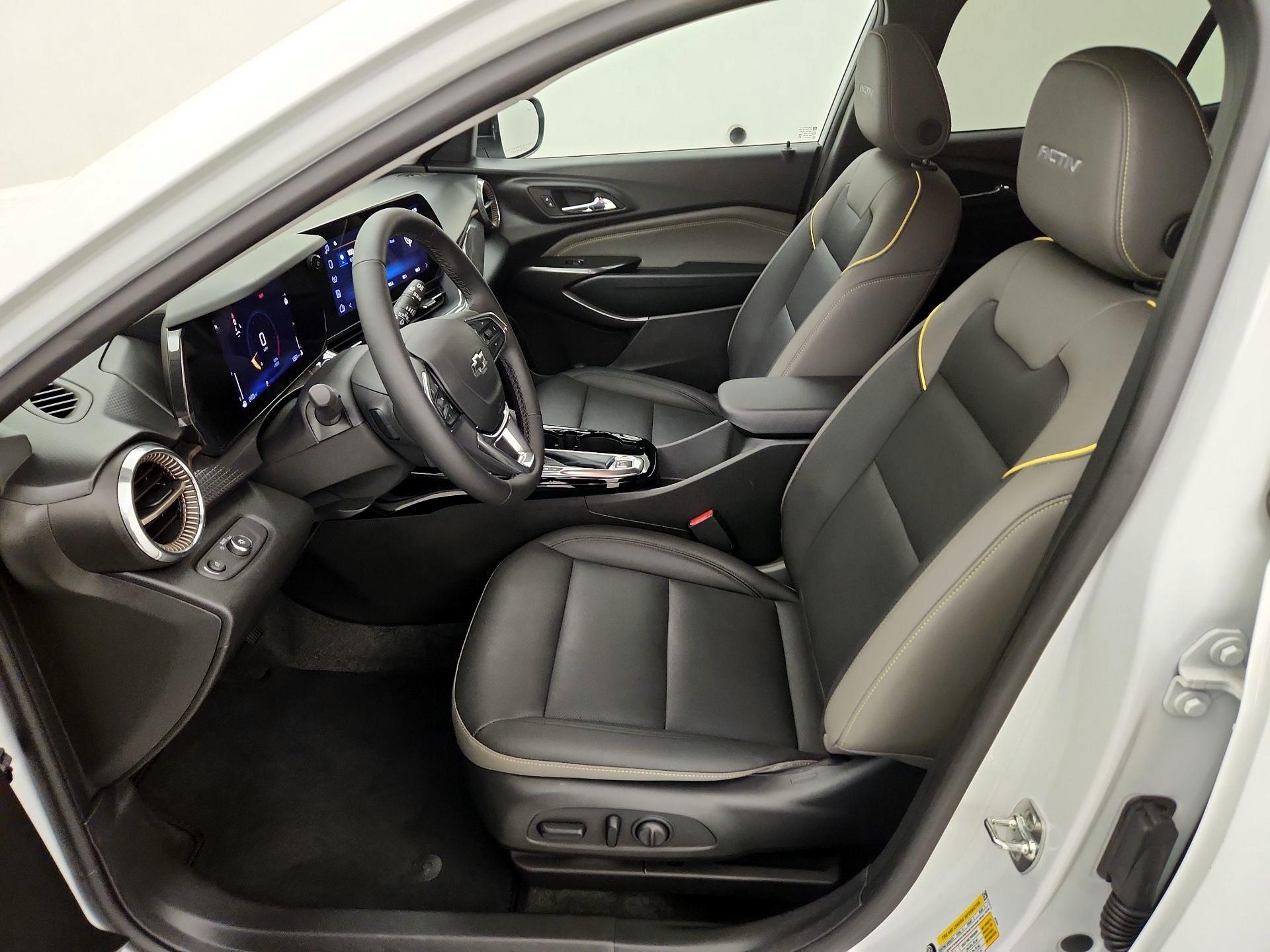 Thumbnail: 2025 Chevrolet Trax - 11