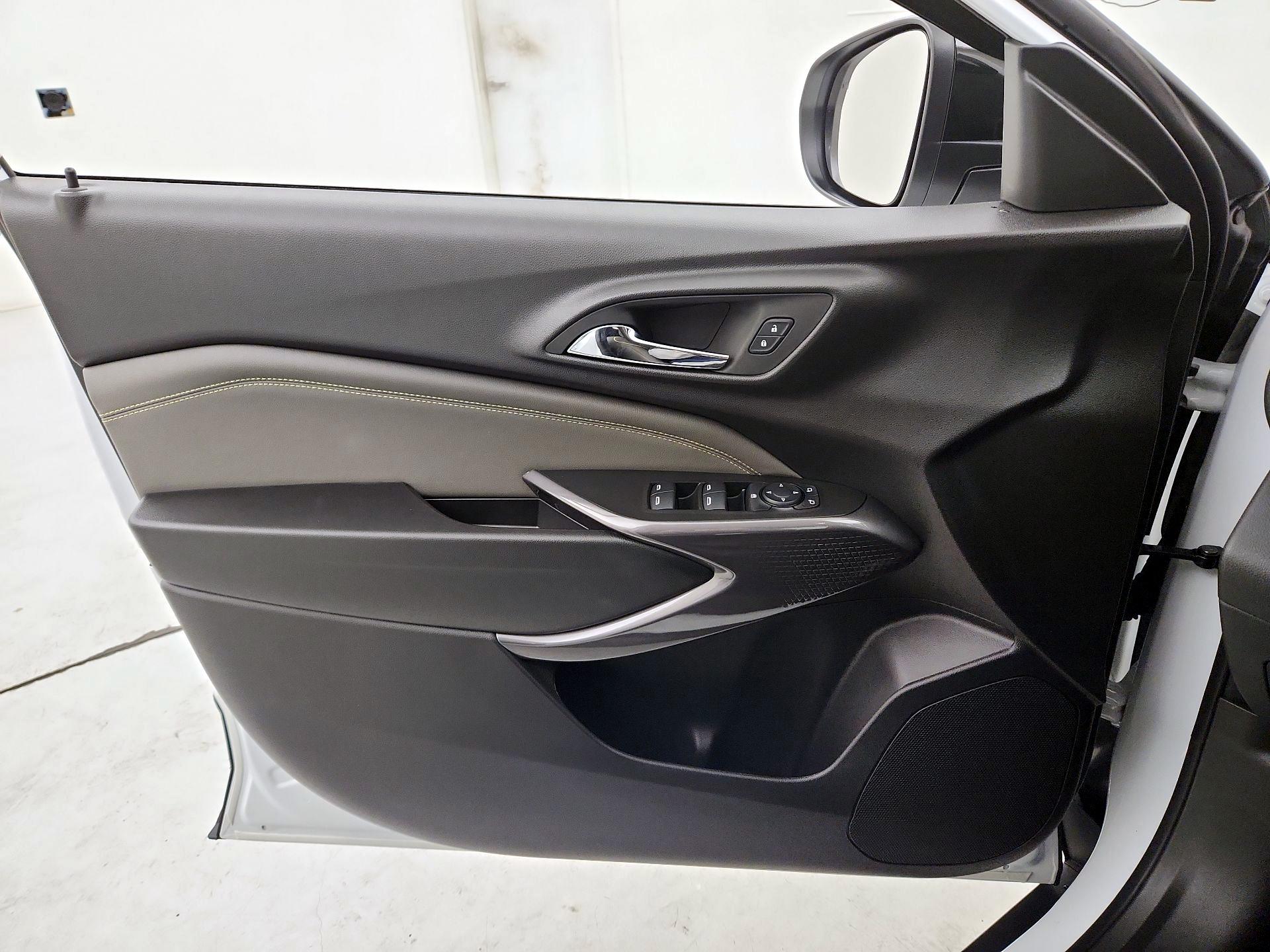 Thumbnail: 2025 Chevrolet Trax - 12