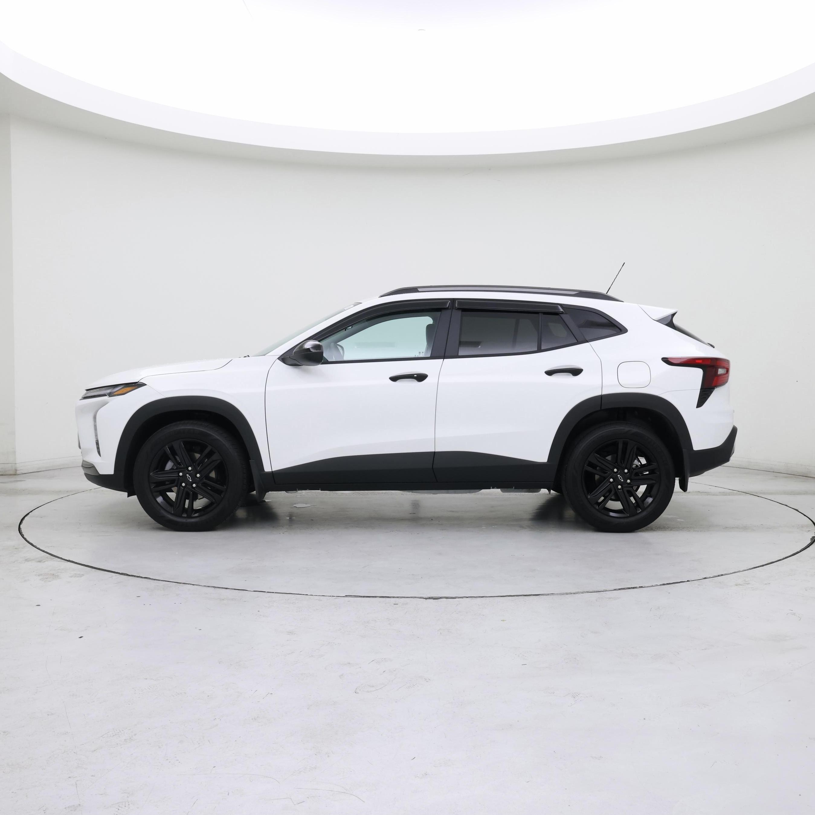 Thumbnail: 2025 Chevrolet Trax - 3