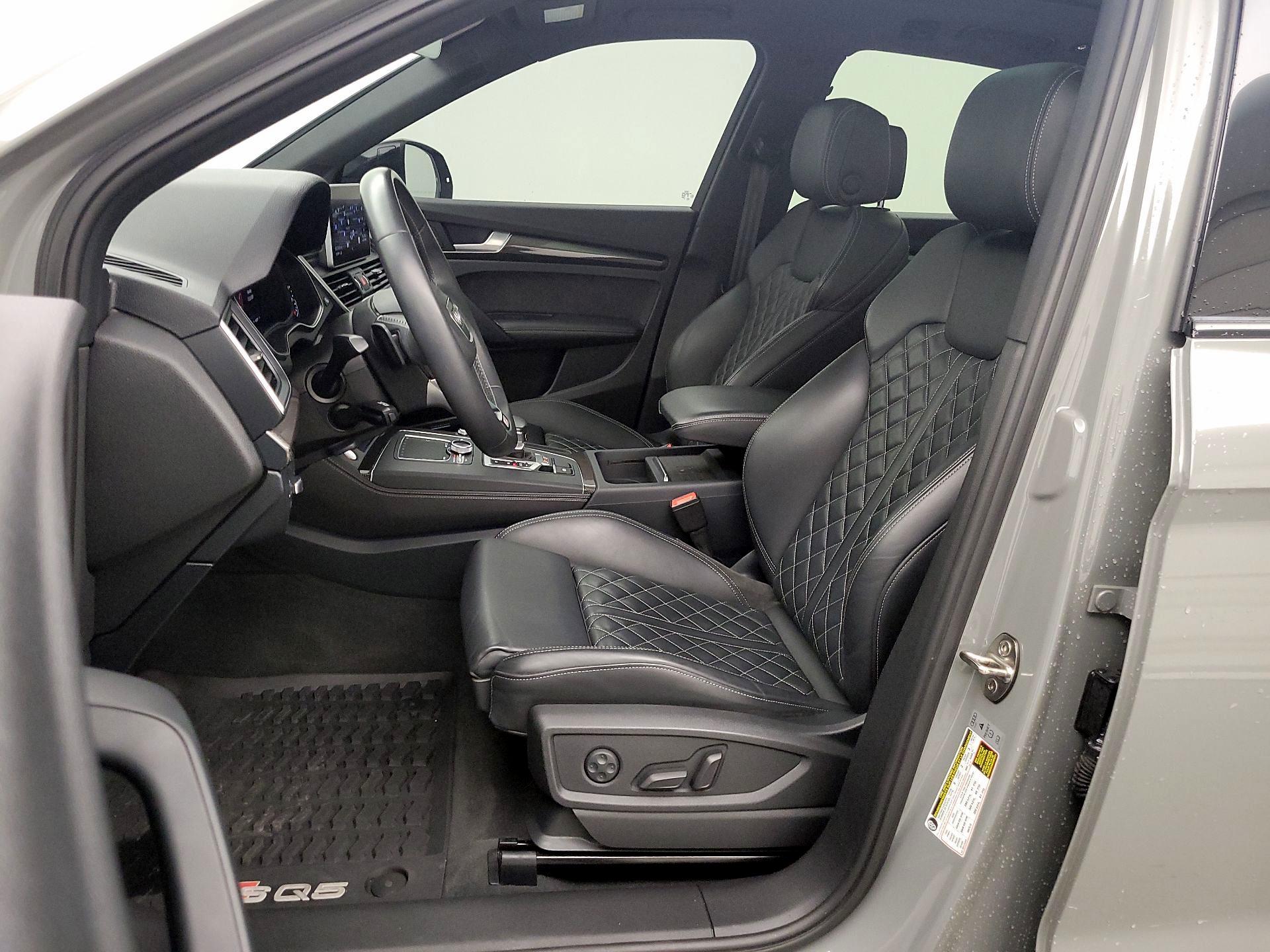 Thumbnail: 2019 Audi SQ5 - 11