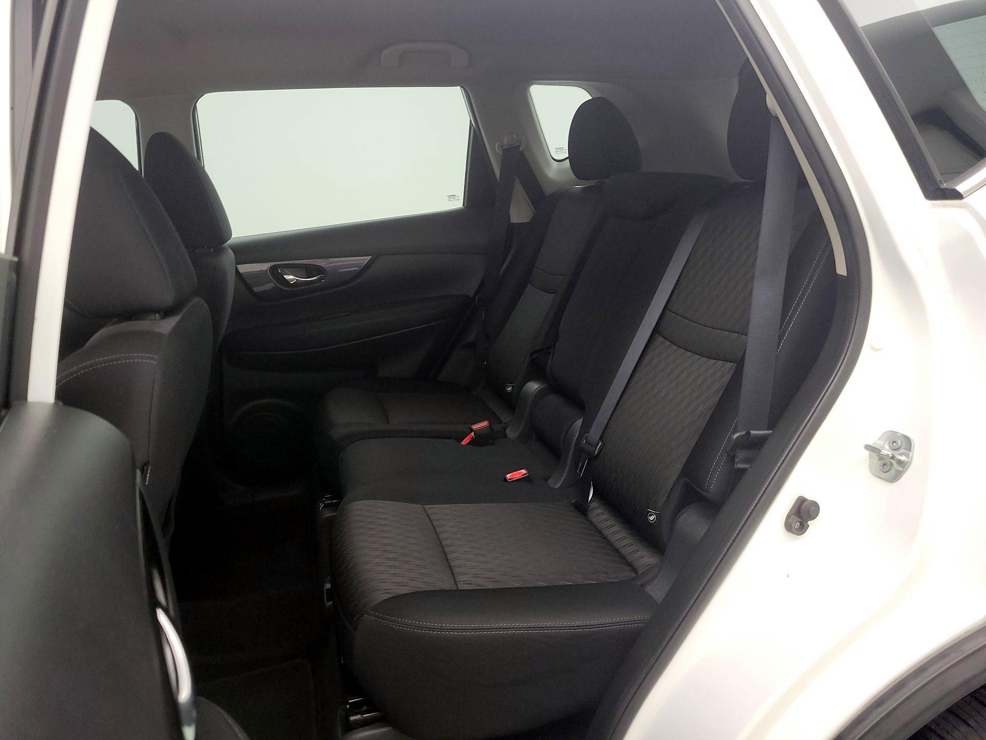 Thumbnail: 2017 Nissan Rogue - 19