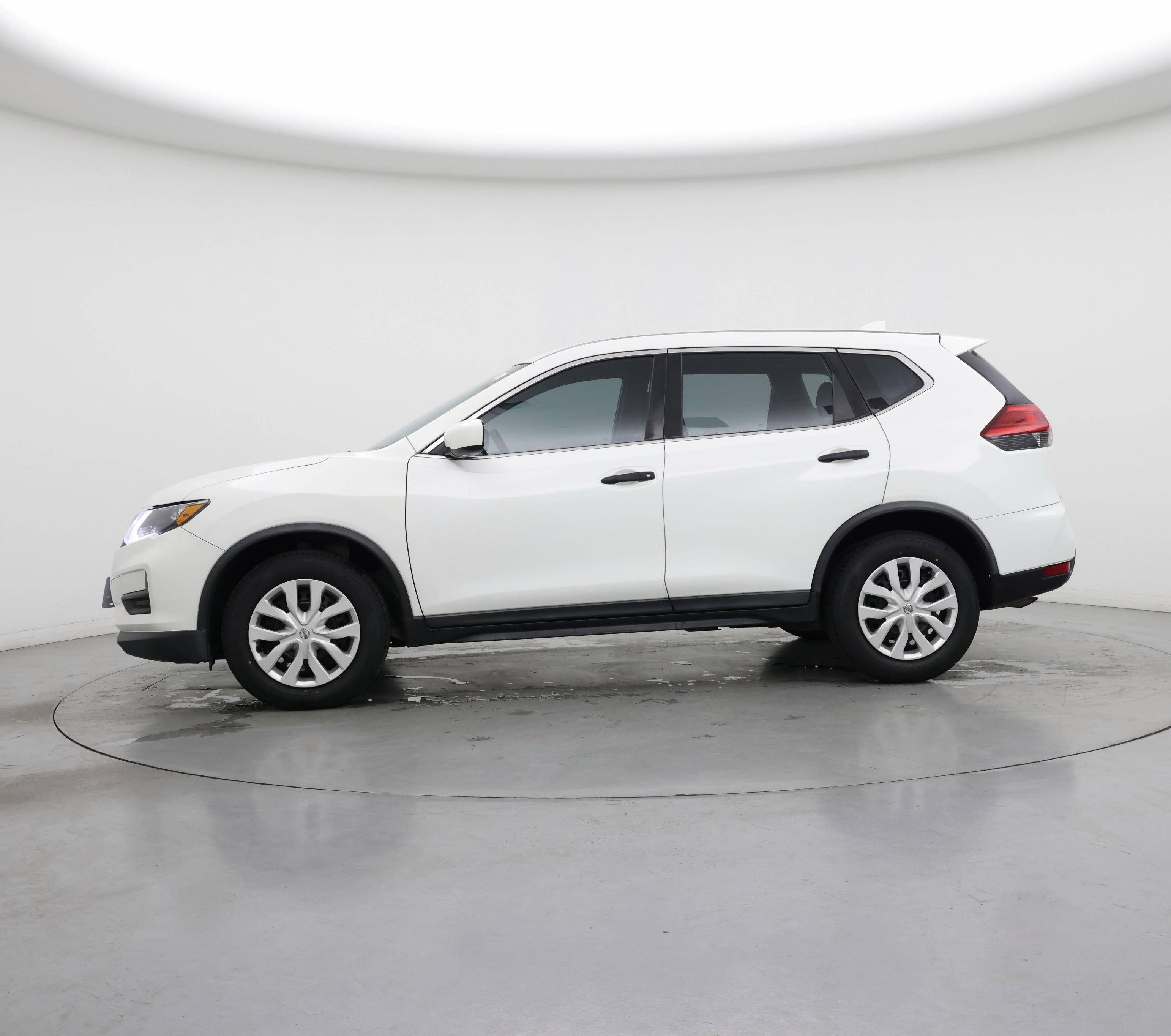Thumbnail: 2017 Nissan Rogue - 3