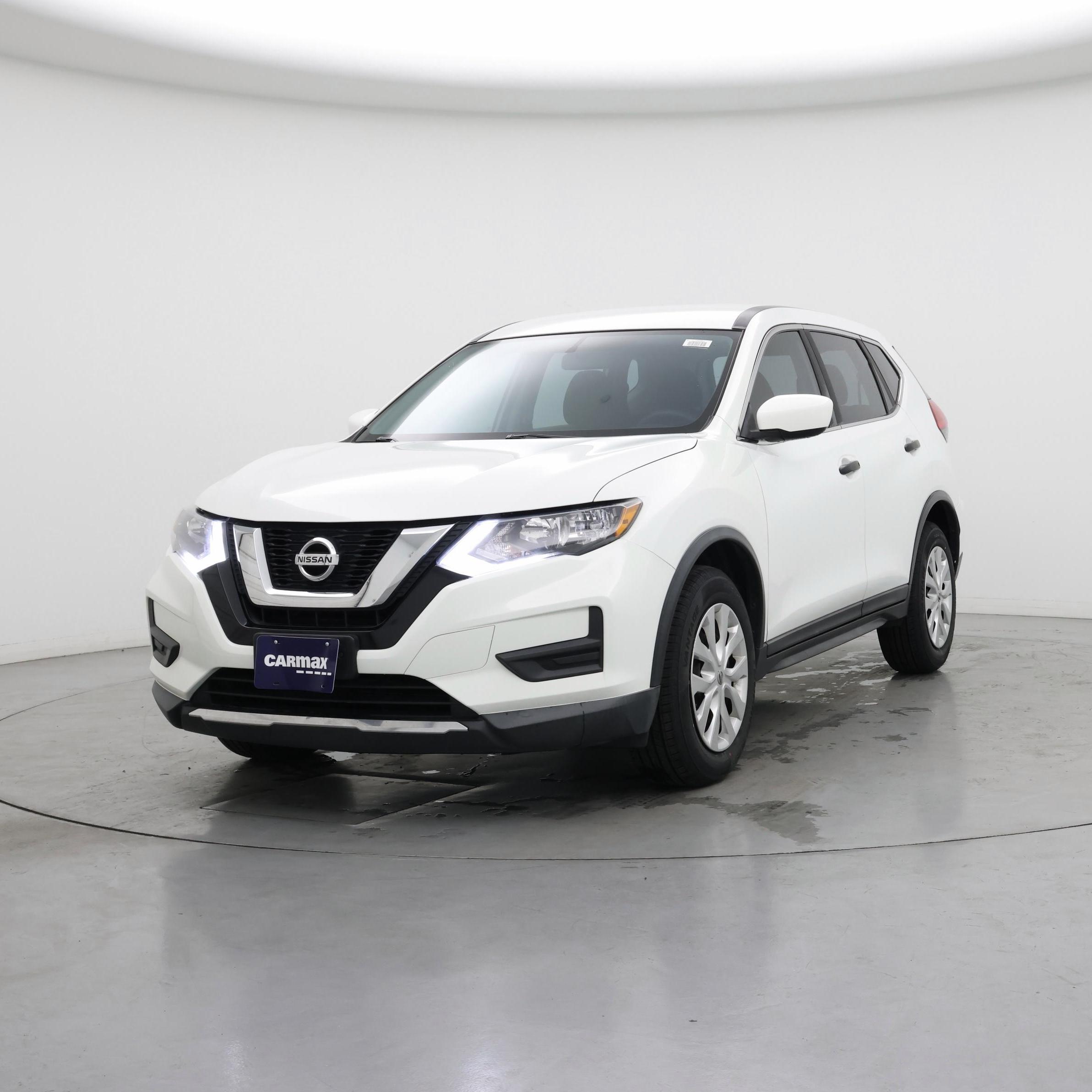 Thumbnail: 2017 Nissan Rogue - 4