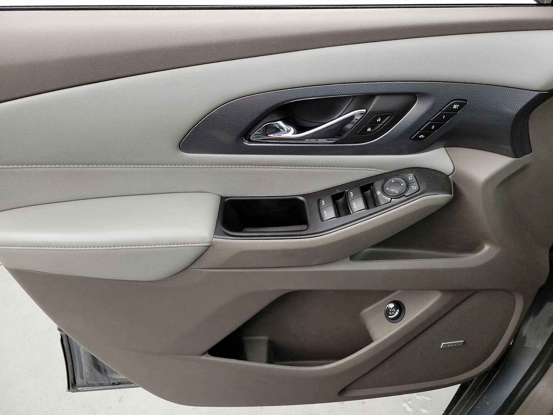 Thumbnail: 2018 Chevrolet Traverse - 12