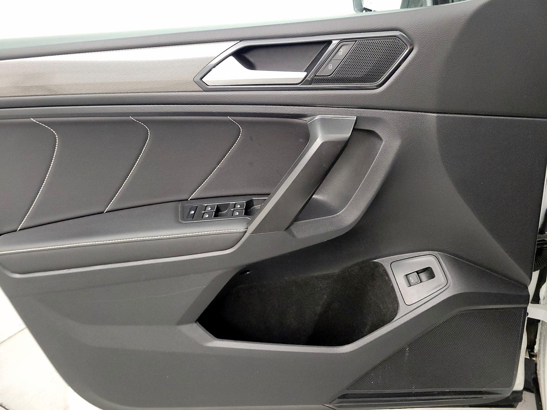 Thumbnail: 2022 Volkswagen Tiguan - 12