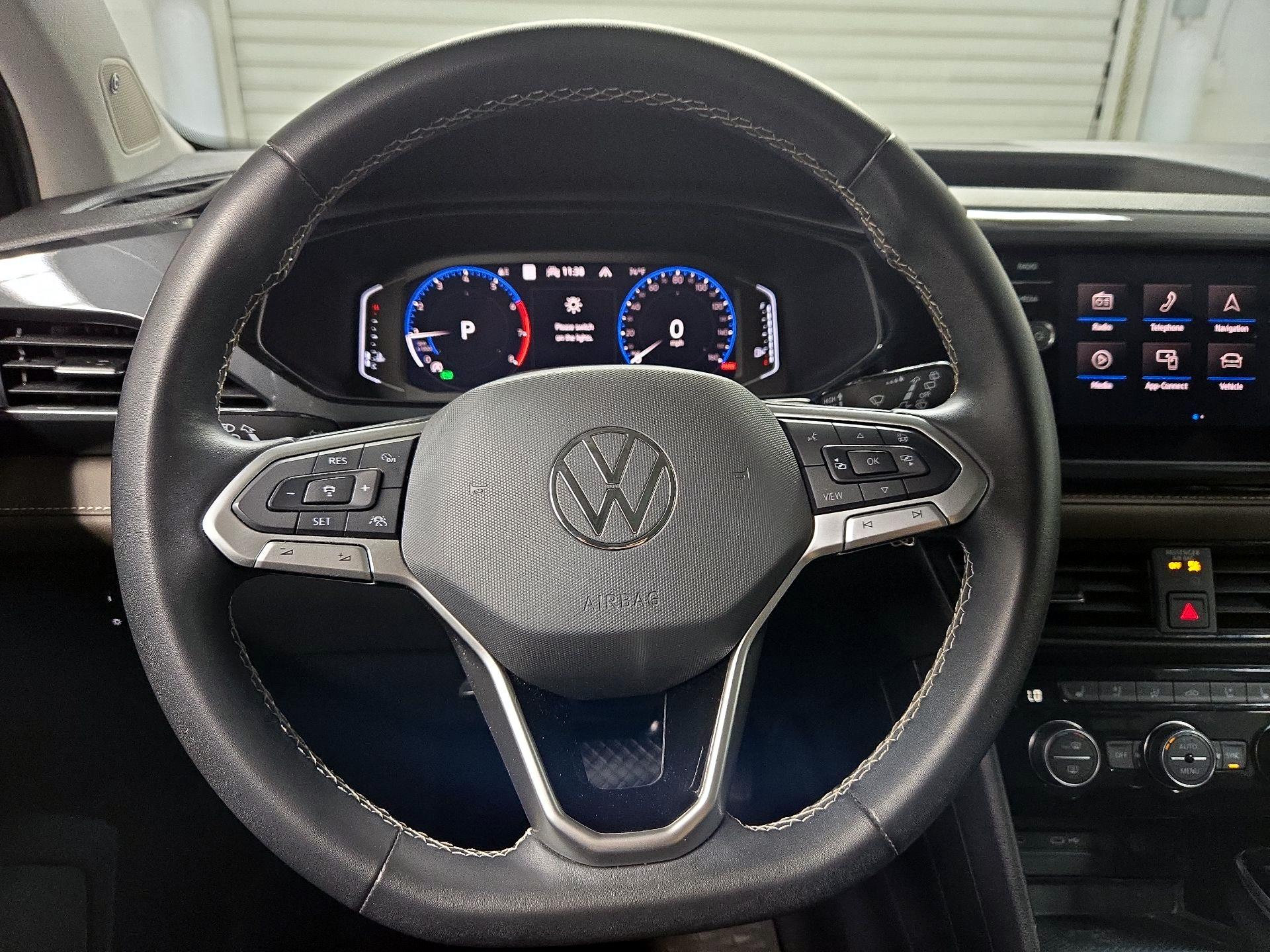 Thumbnail: 2022 Volkswagen Taos - 10