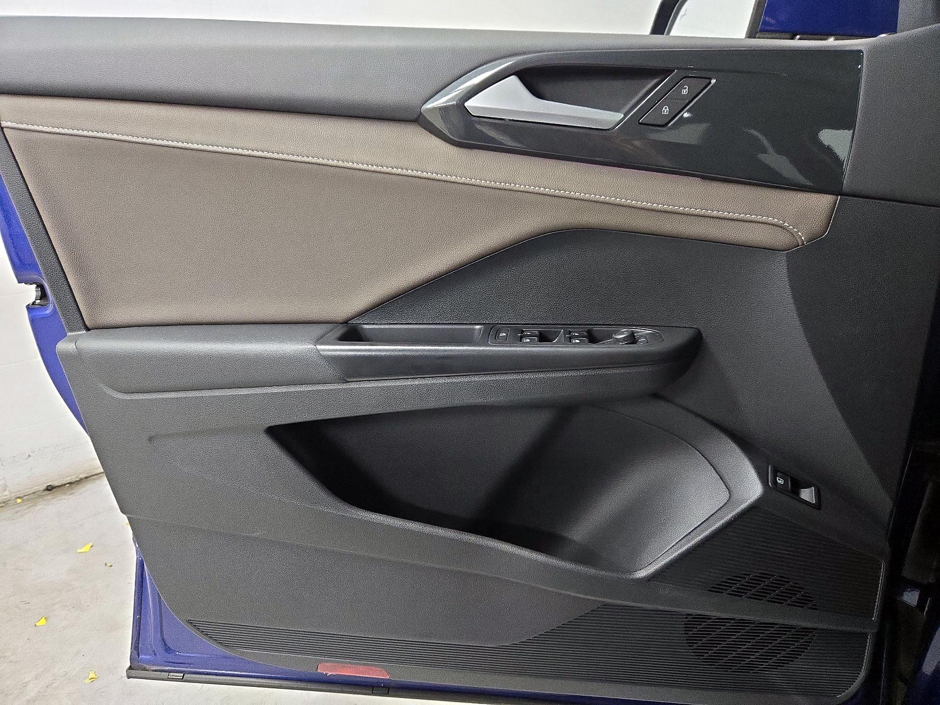 Thumbnail: 2022 Volkswagen Taos - 12