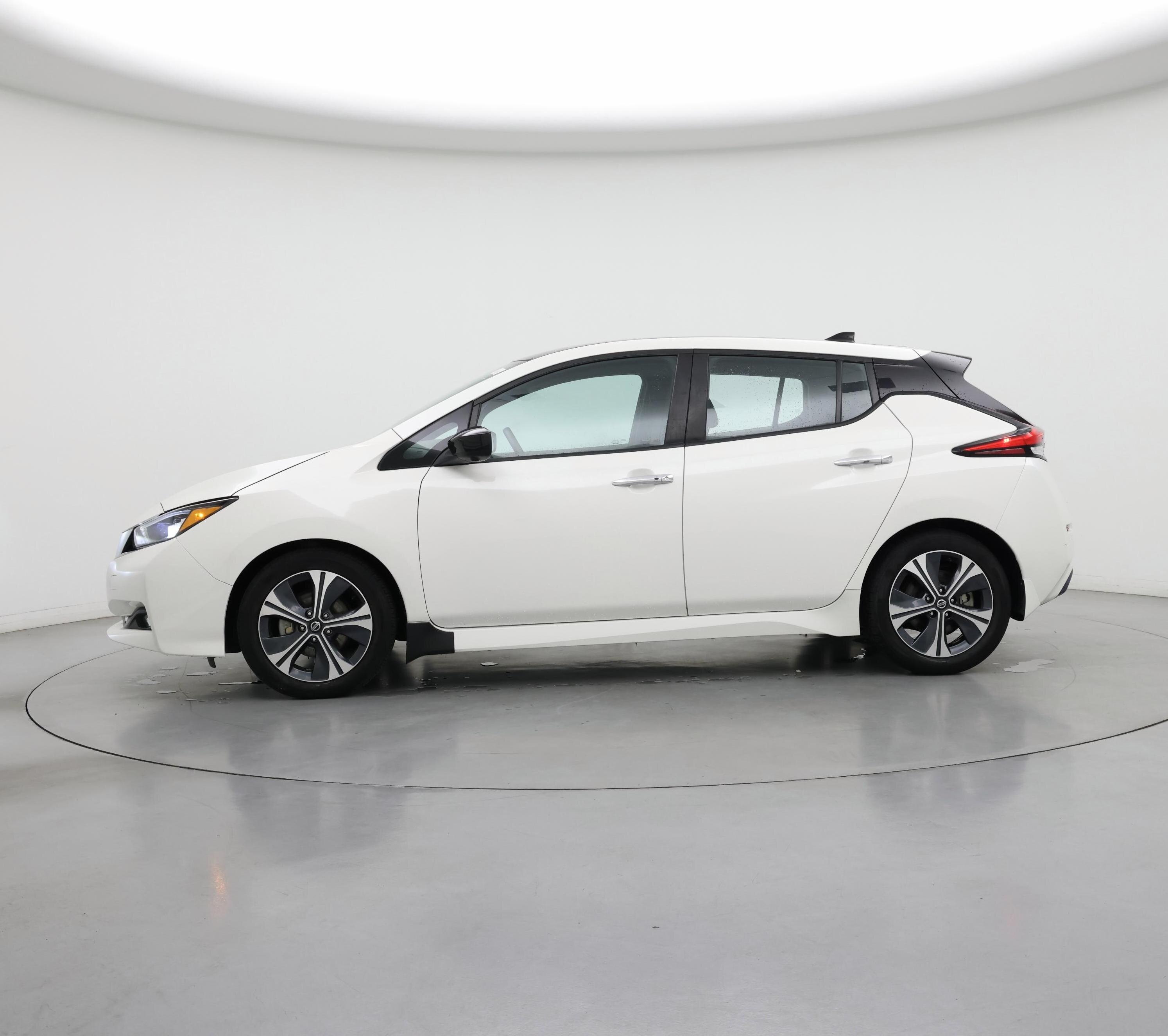 Thumbnail: 2020 Nissan Leaf - 3
