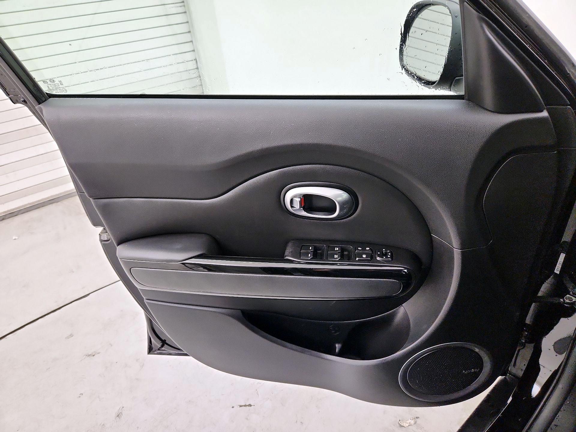 Thumbnail: 2016 Kia Soul - 12