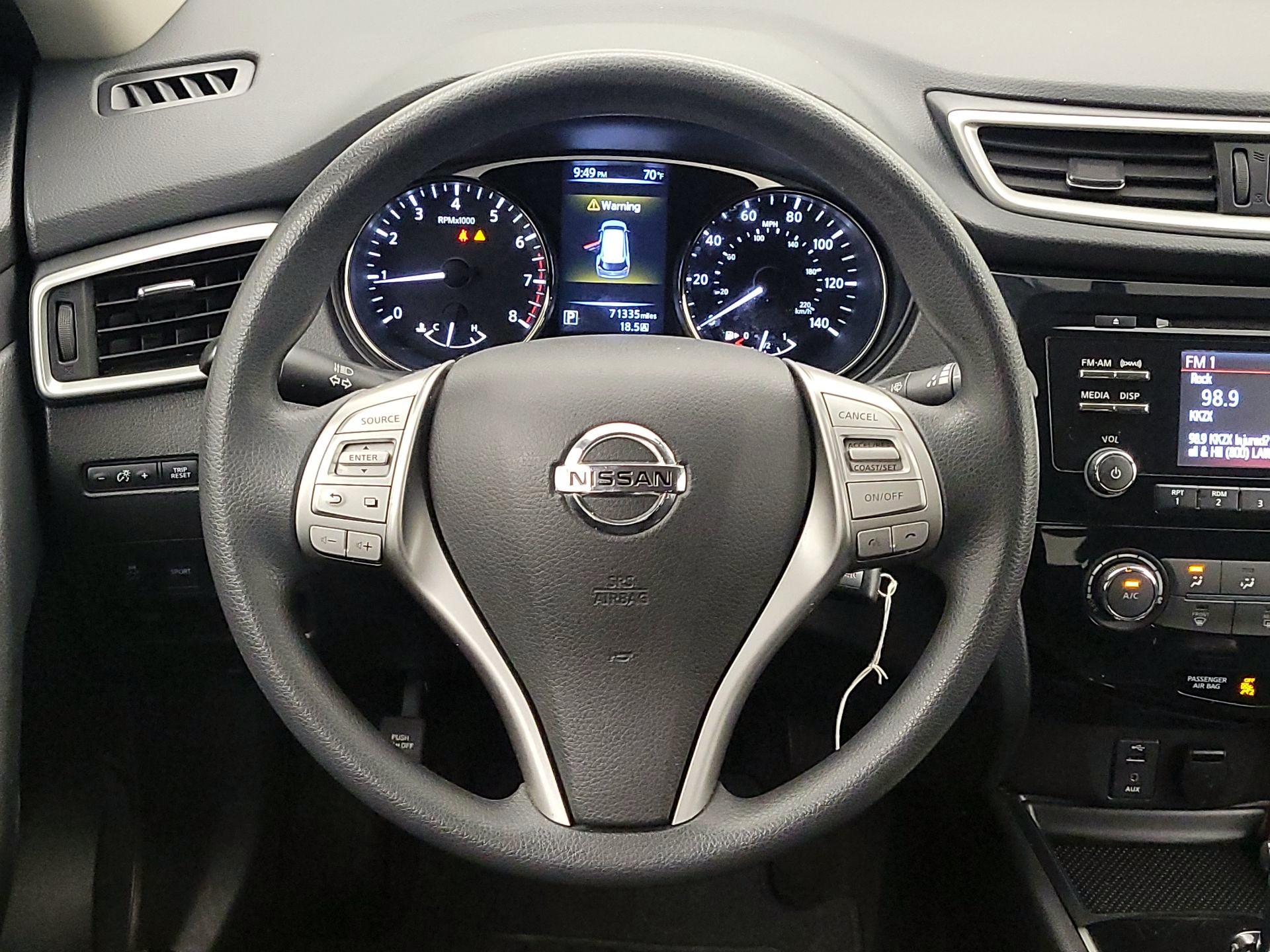 Thumbnail: 2016 Nissan Rogue - 10