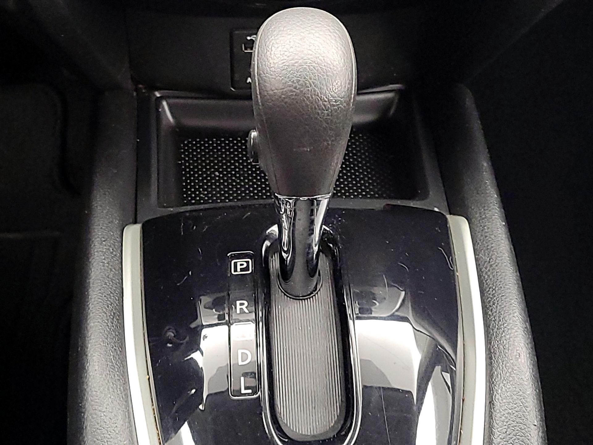 Thumbnail: 2016 Nissan Rogue - 17