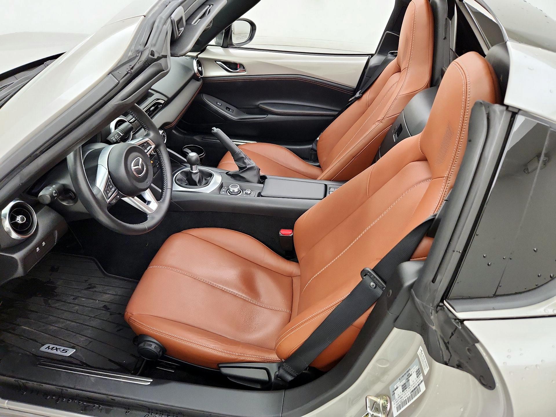 Thumbnail: 2022 Mazda MX-5 Miata - 11
