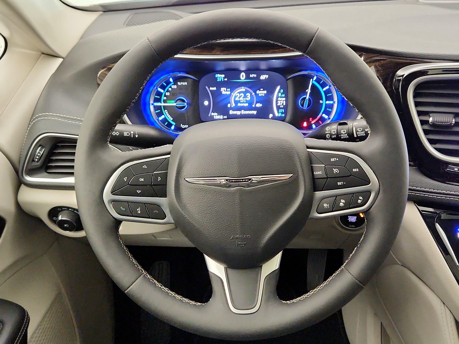 Thumbnail: 2023 Chrysler Pacifica - 10