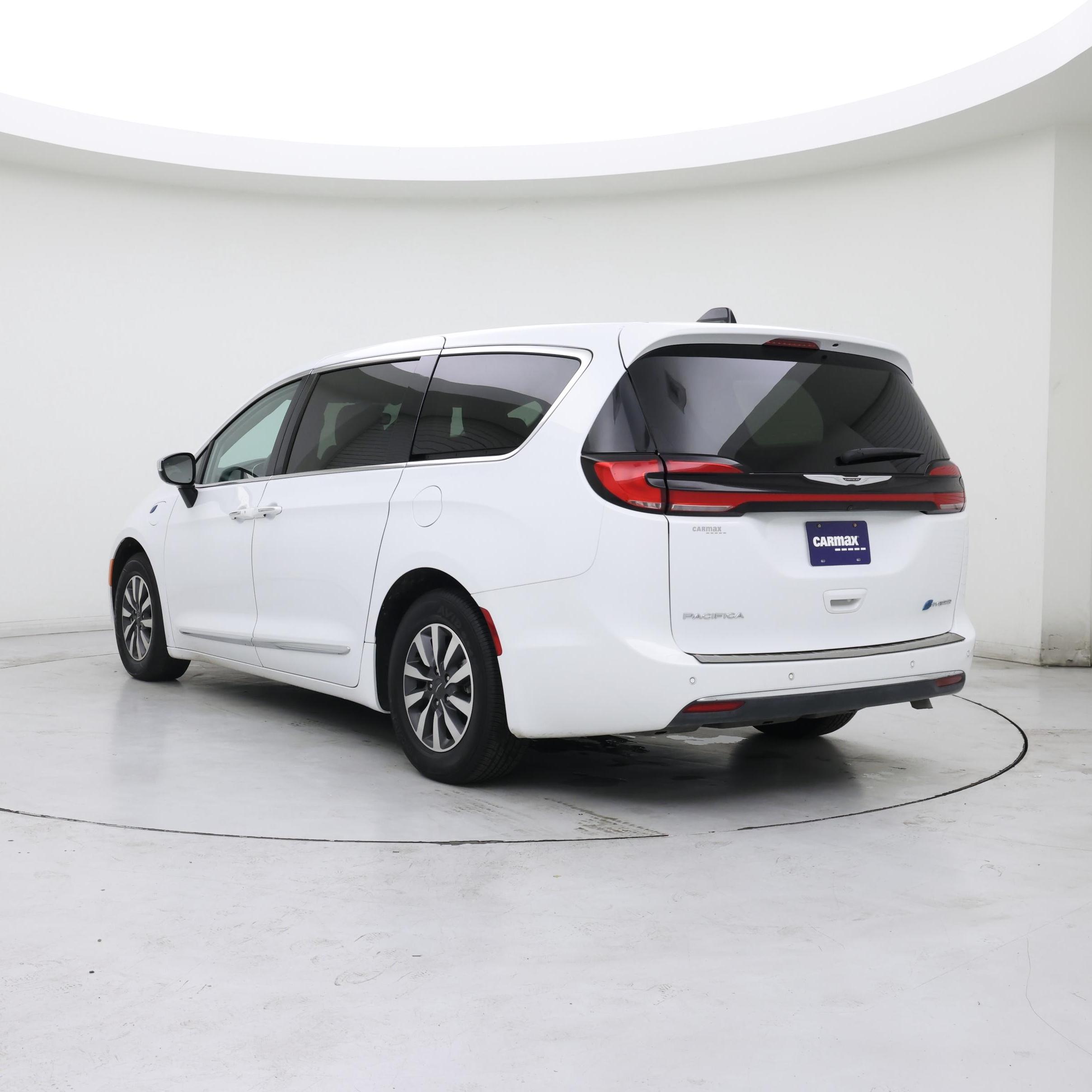 Thumbnail: 2023 Chrysler Pacifica - 2