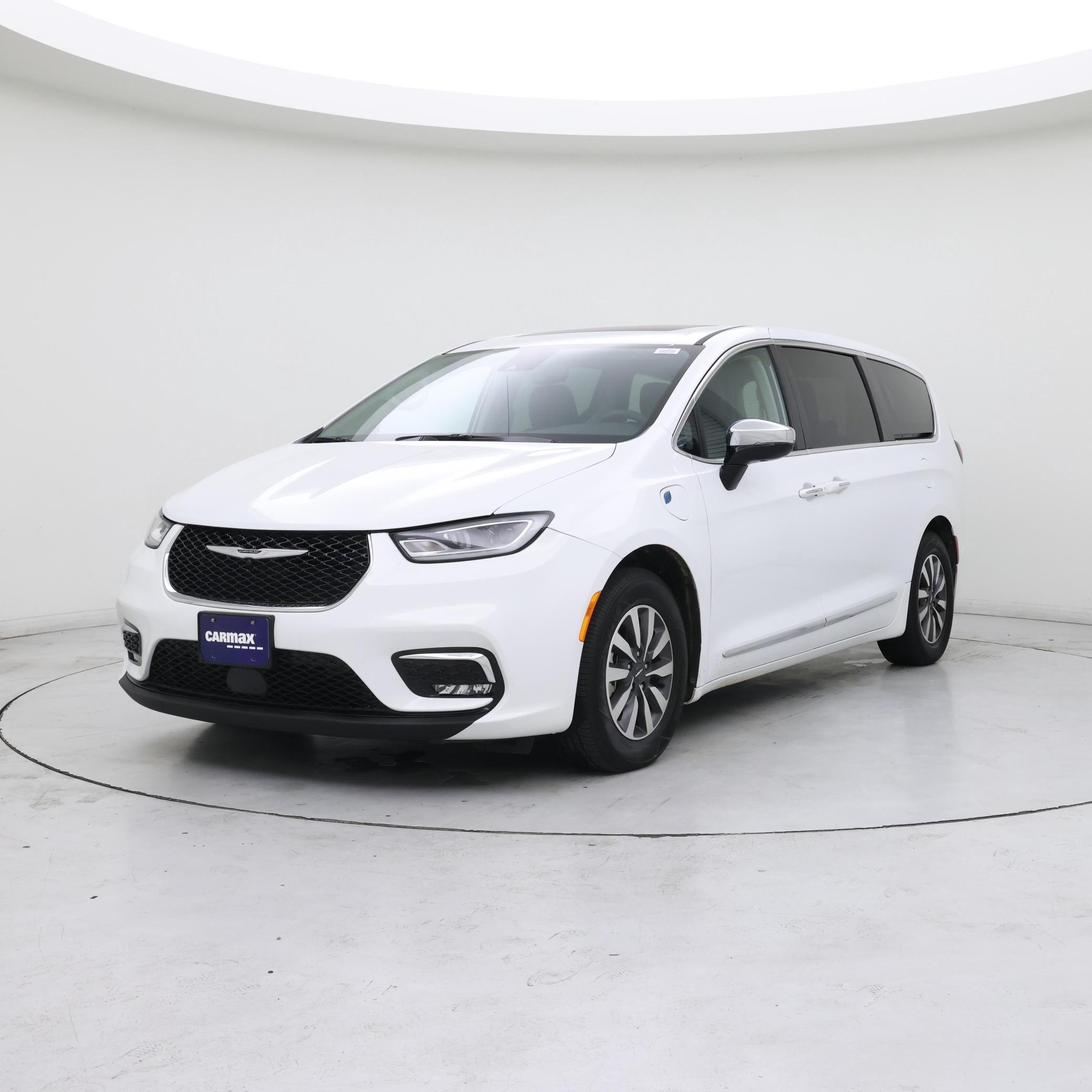 Thumbnail: 2023 Chrysler Pacifica - 4