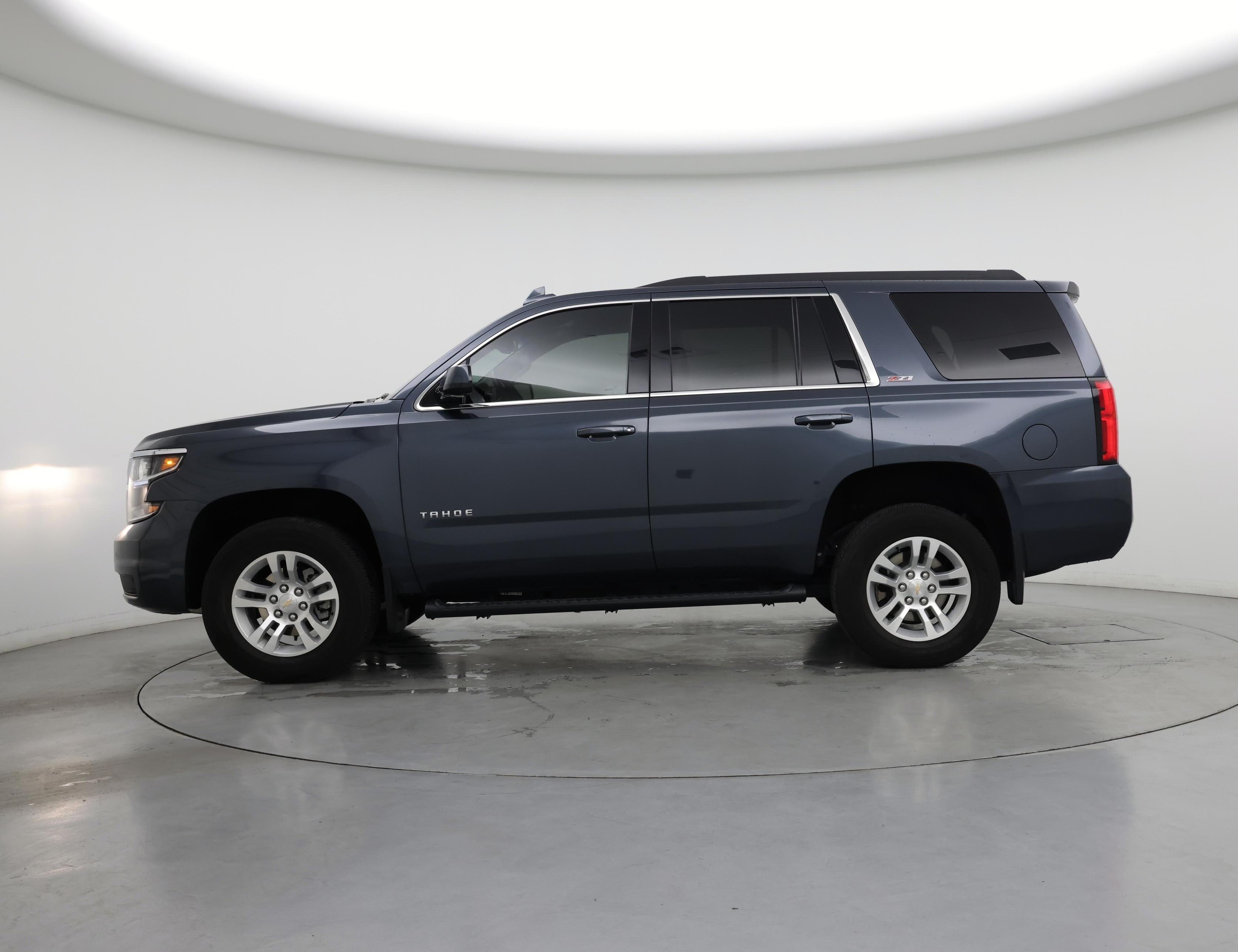 Thumbnail: 2019 Chevrolet Tahoe - 3