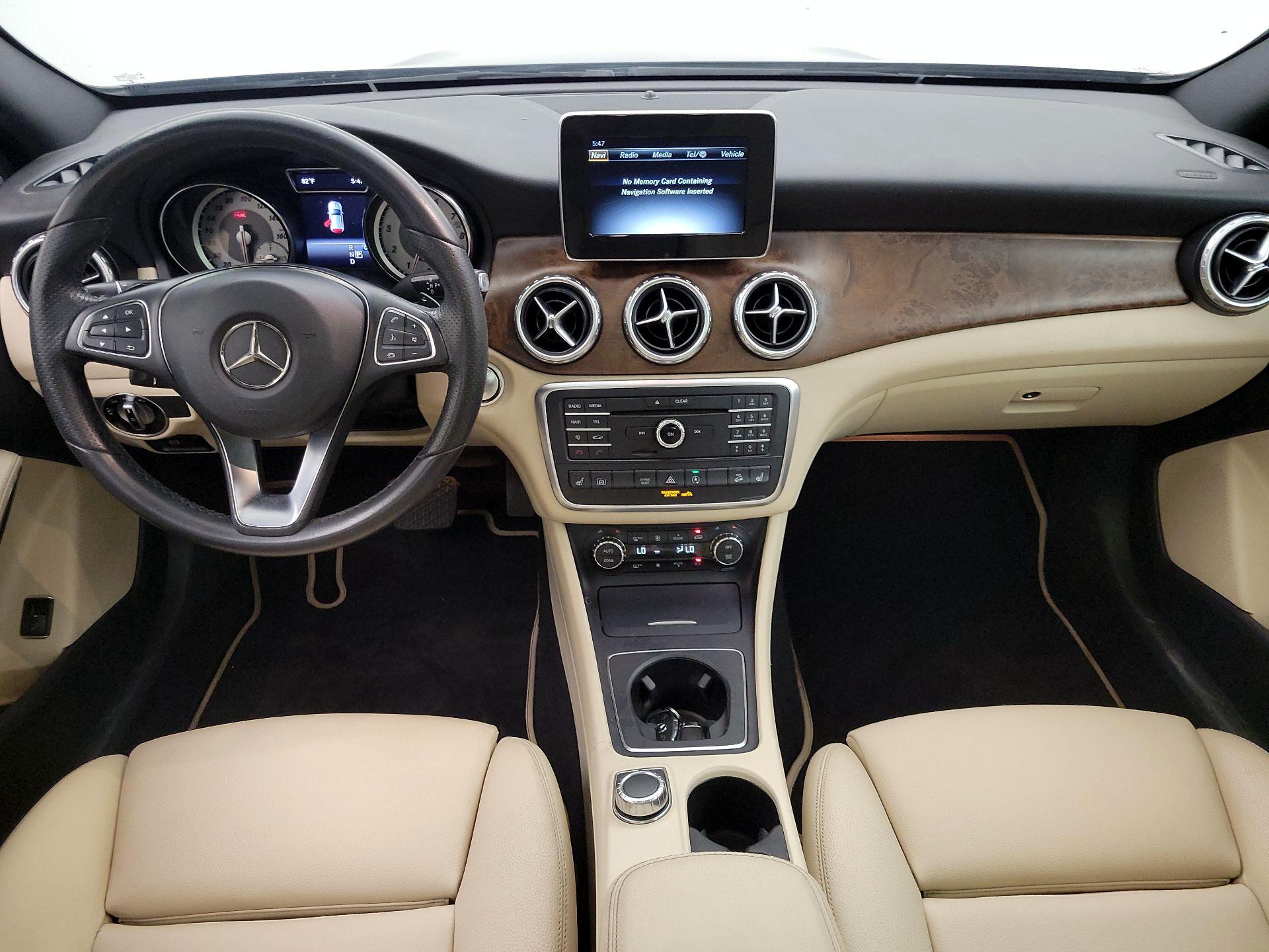 Thumbnail: 2017 Mercedes-Benz GLA - 9