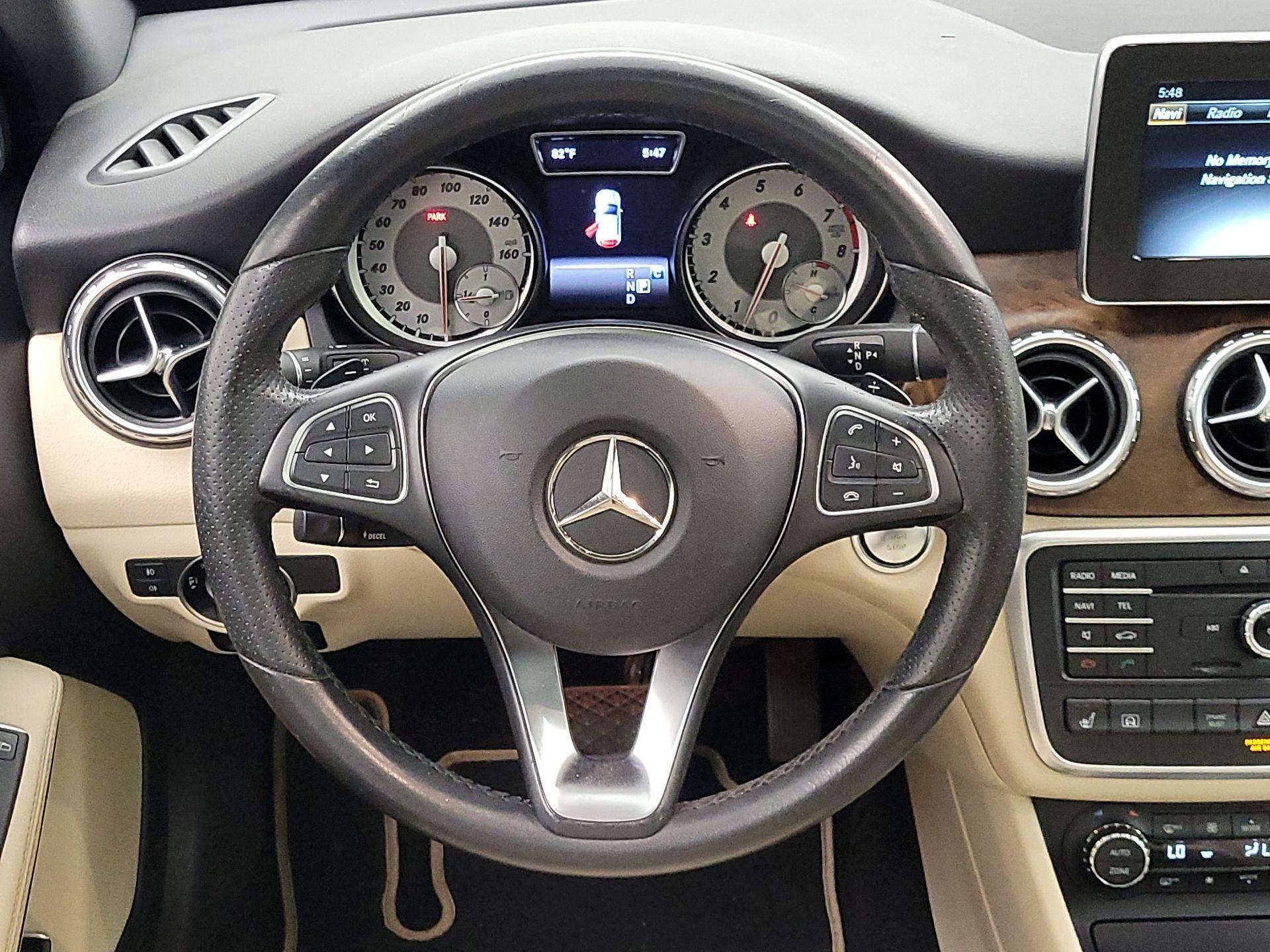 Thumbnail: 2017 Mercedes-Benz GLA - 10