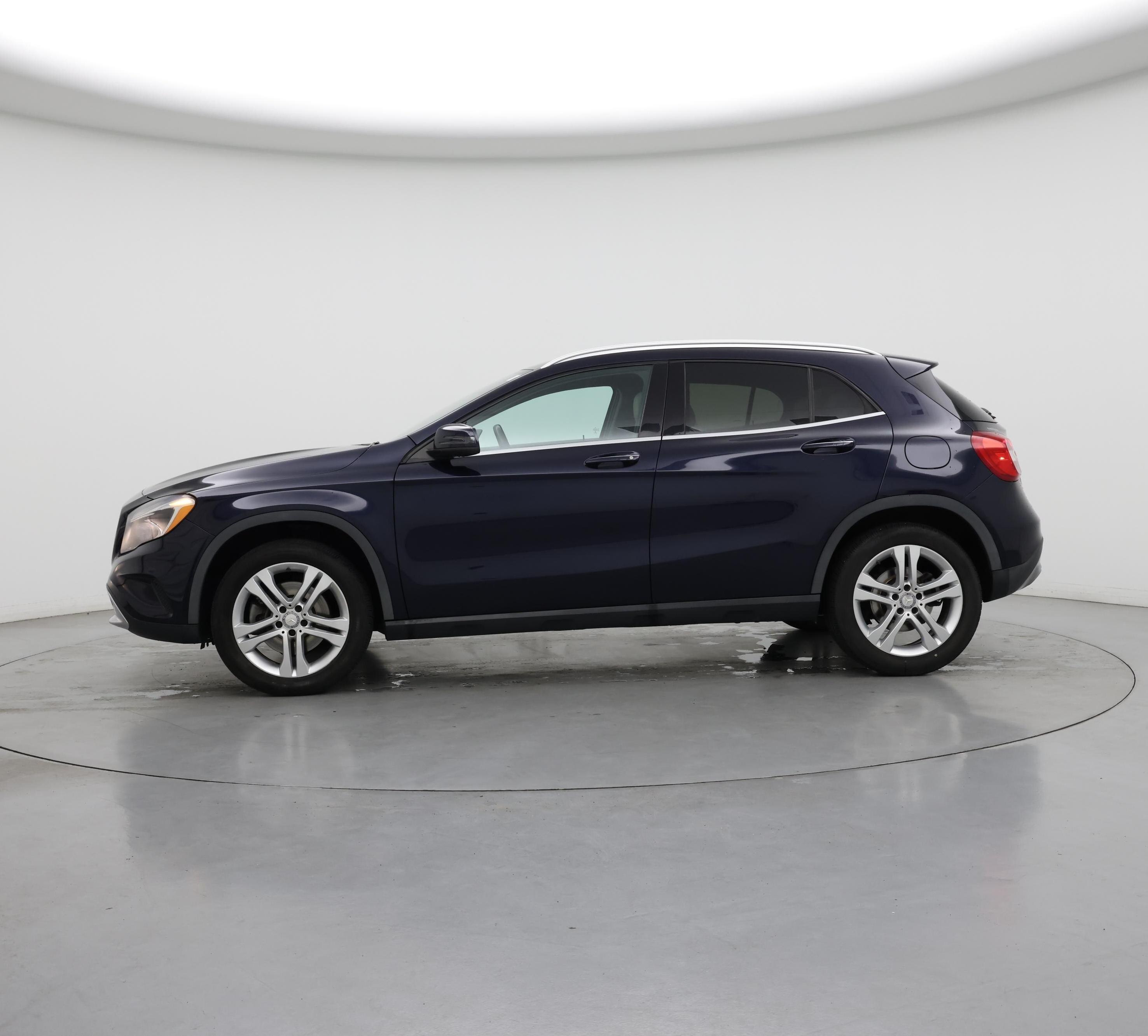 Thumbnail: 2017 Mercedes-Benz GLA - 3