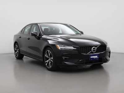 Black 2024 Volvo S60 B5 Plus Dark Theme