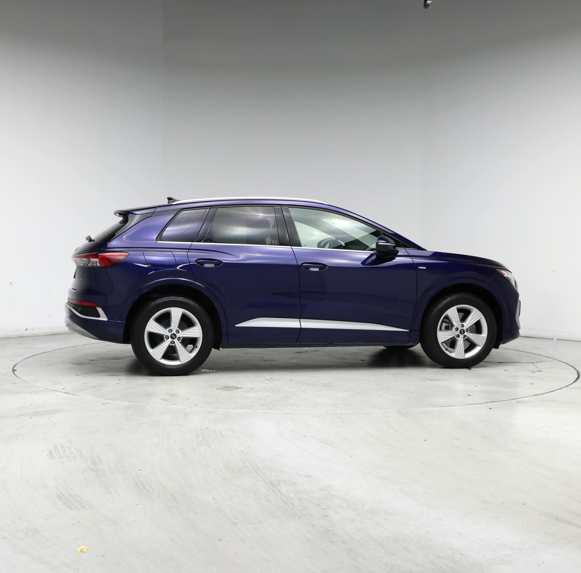 Thumbnail: 2023 Audi Q4 e-tron - 7