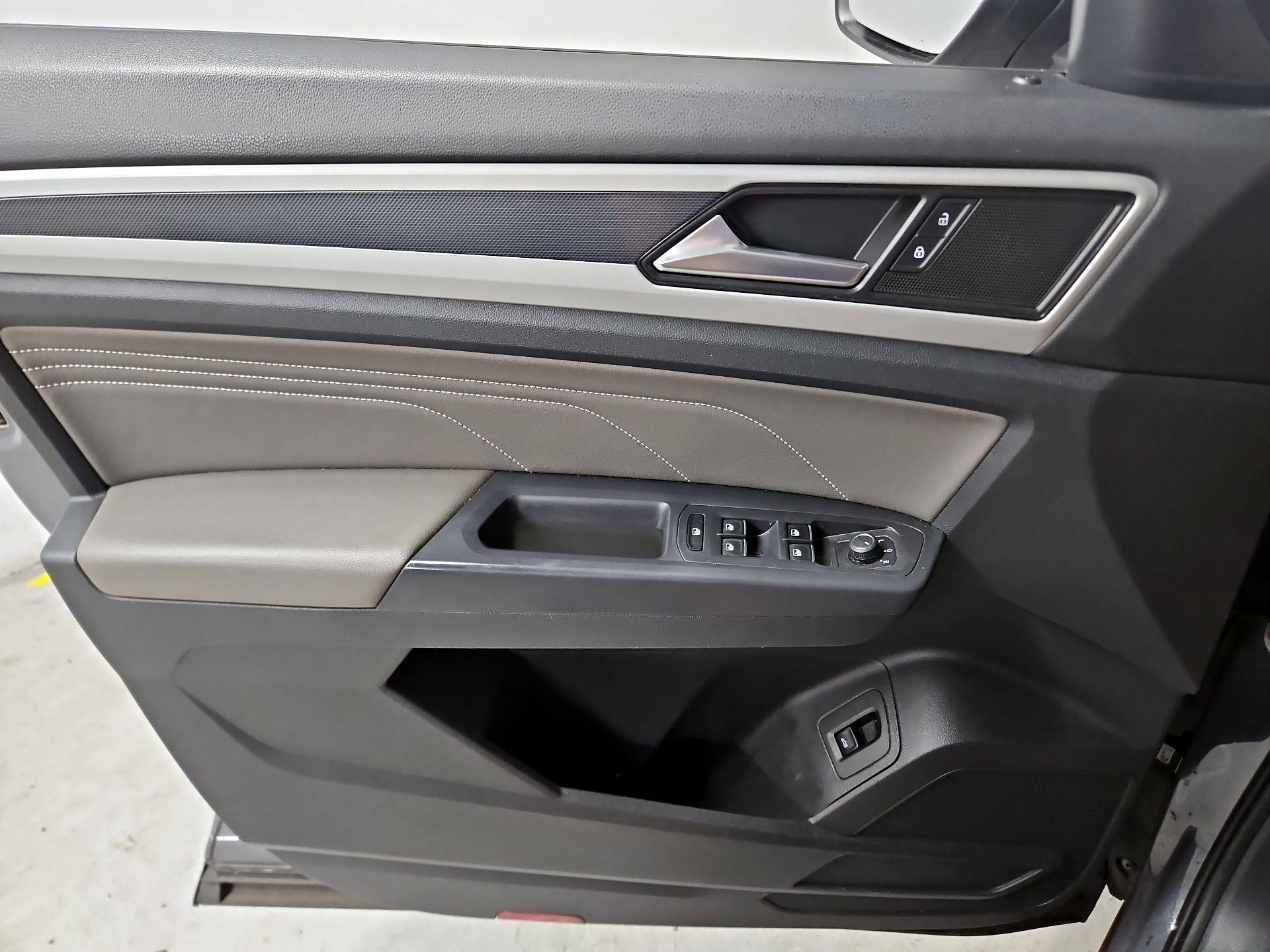 Thumbnail: 2021 Volkswagen Atlas - 12