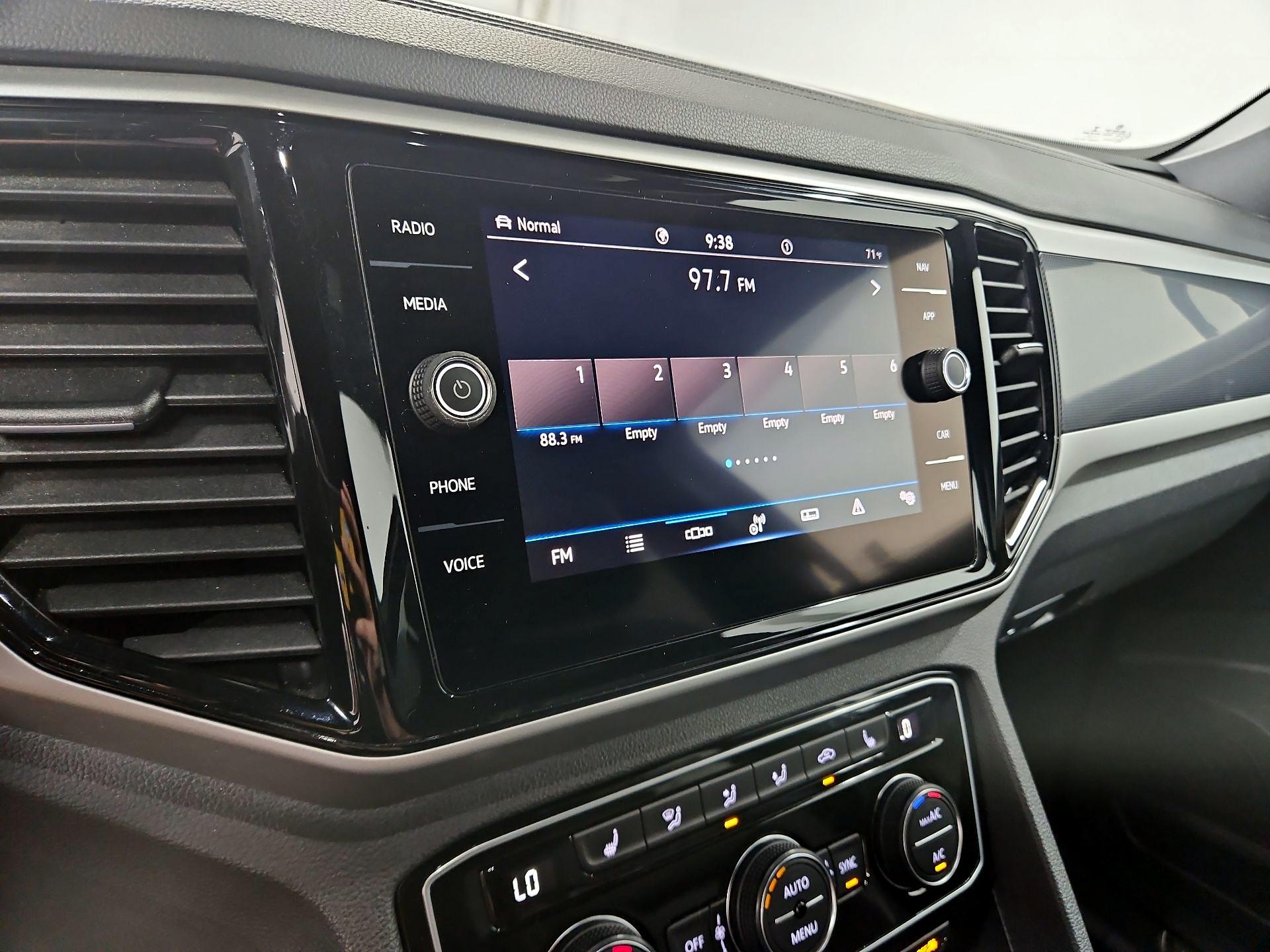 Thumbnail: 2021 Volkswagen Atlas - 15