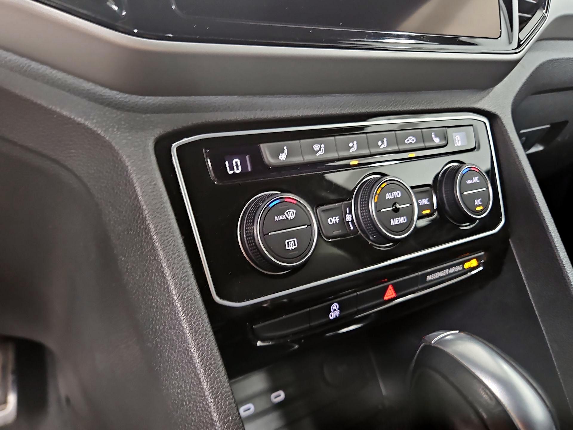 Thumbnail: 2021 Volkswagen Atlas - 16