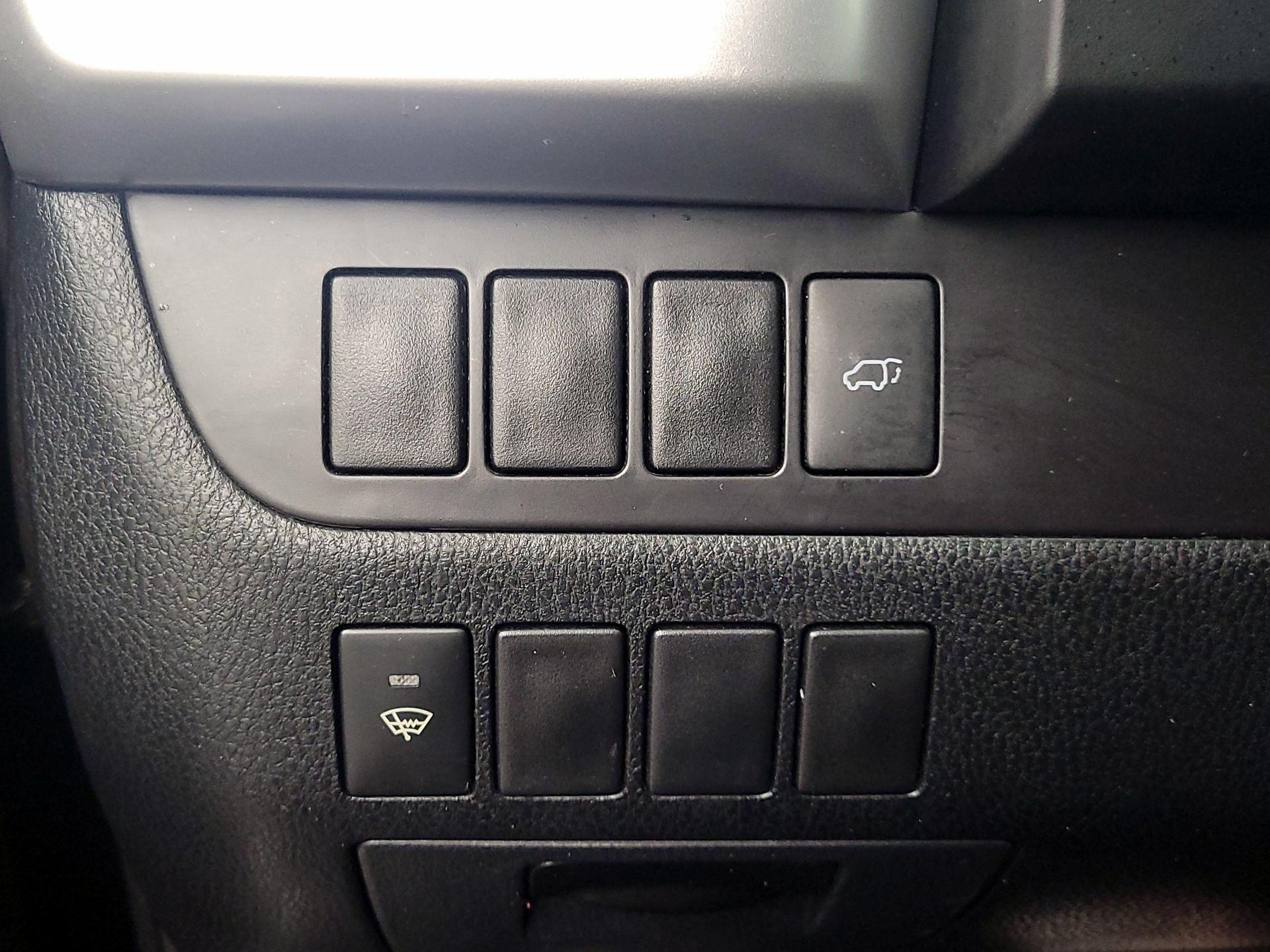 Thumbnail: 2015 Toyota Highlander - 13