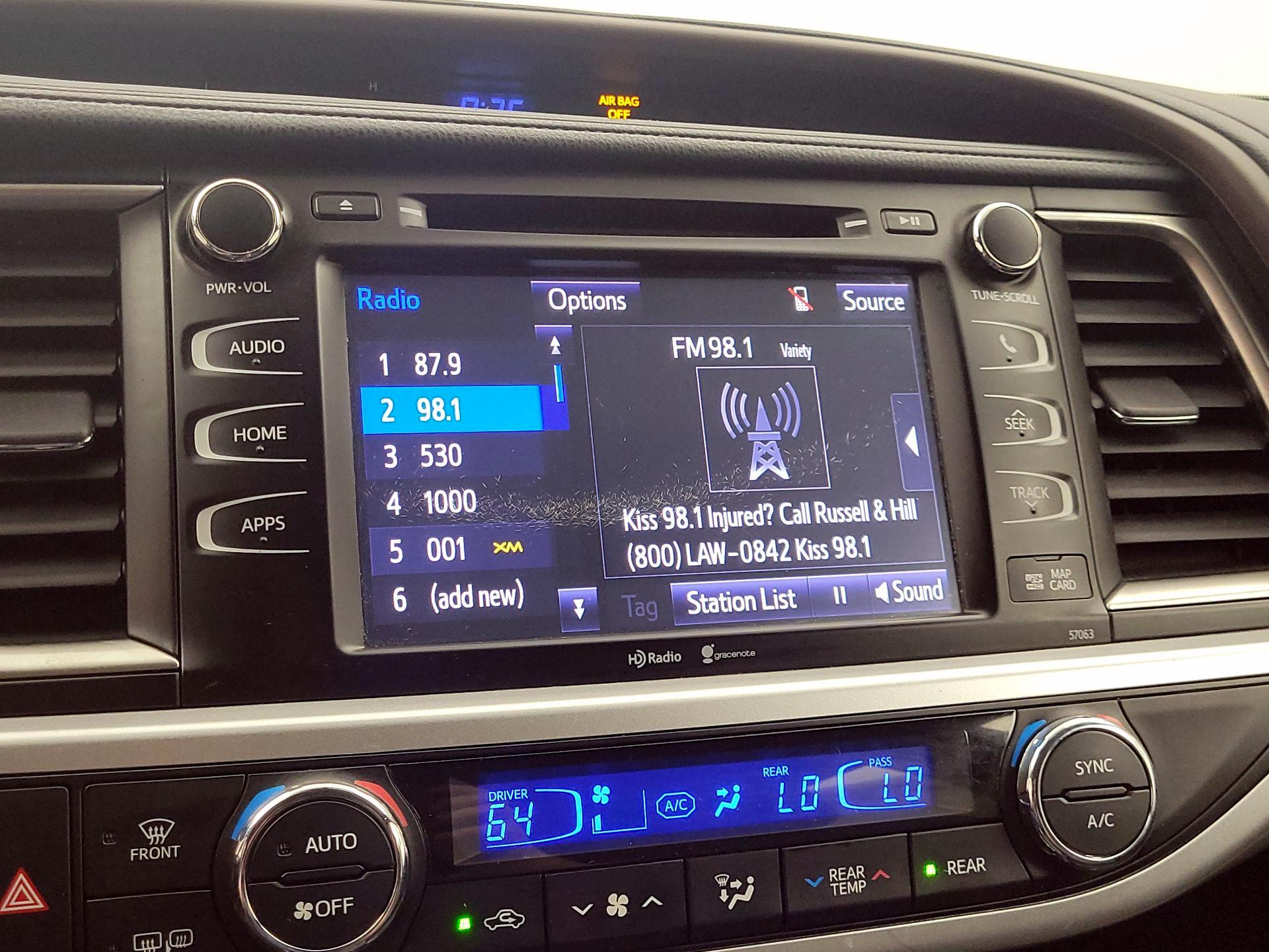 Thumbnail: 2015 Toyota Highlander - 16