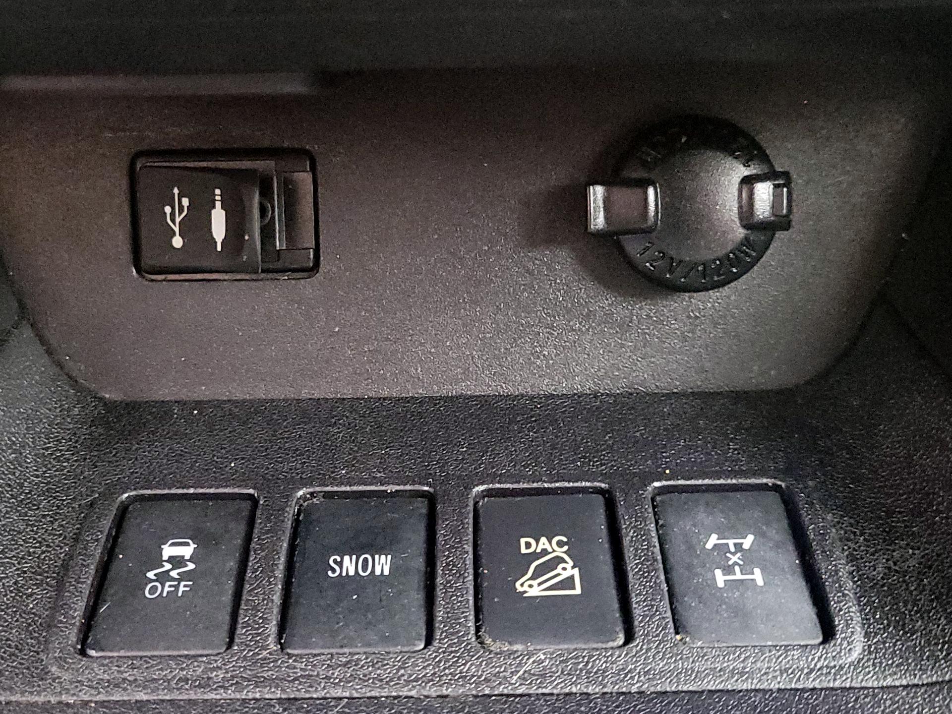 Thumbnail: 2015 Toyota Highlander - 19