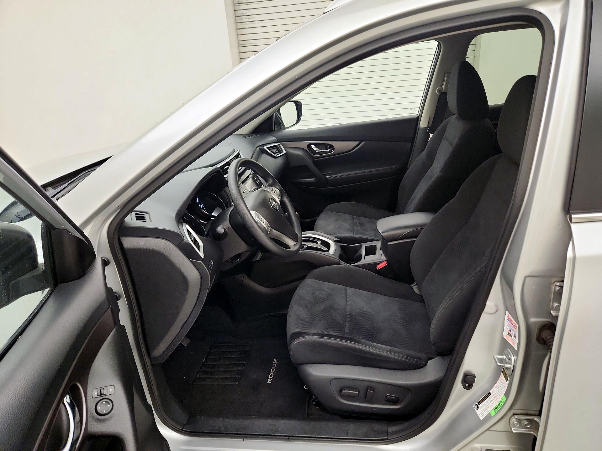 Thumbnail: 2015 Nissan Rogue - 11