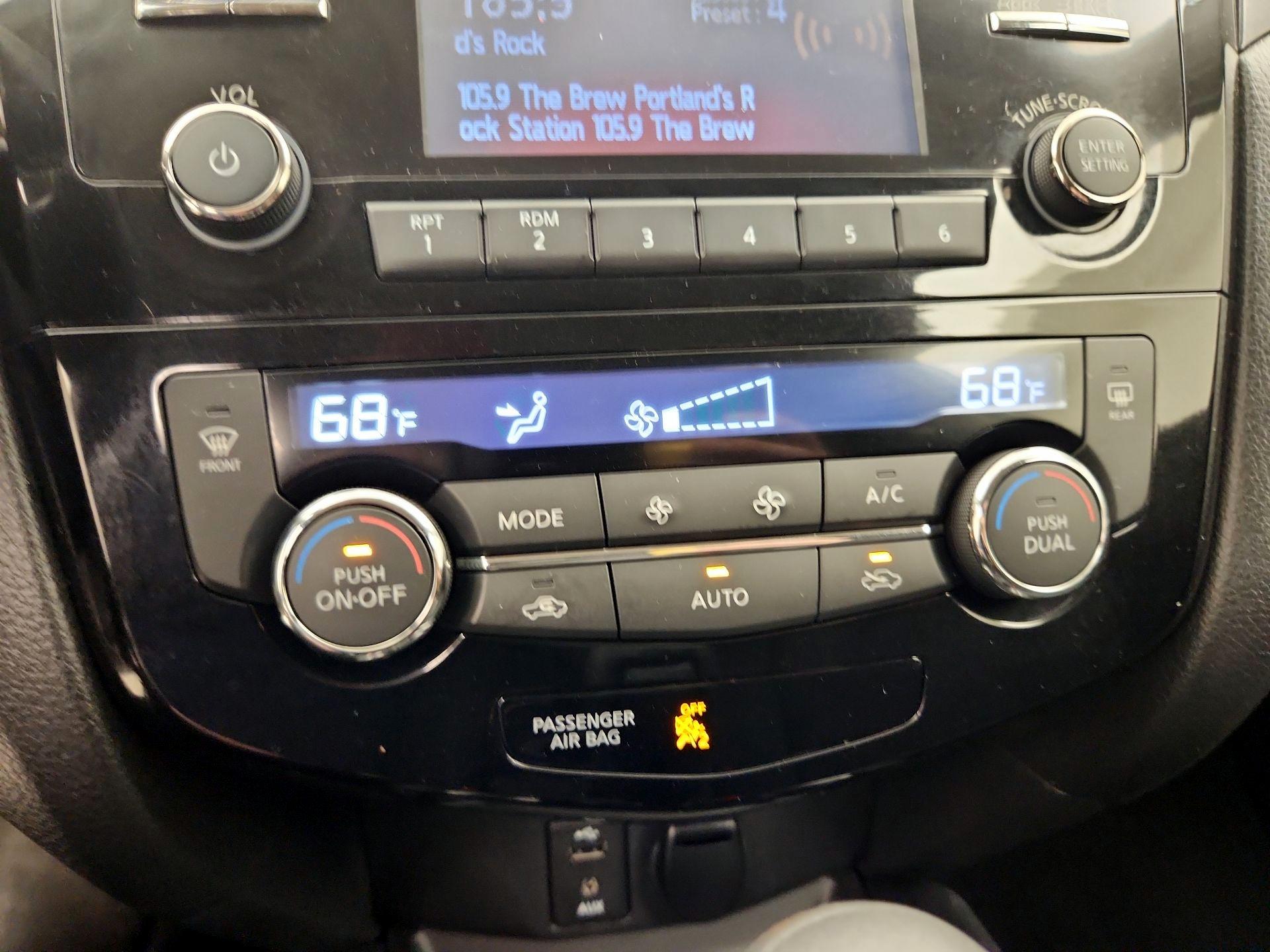 Thumbnail: 2015 Nissan Rogue - 16