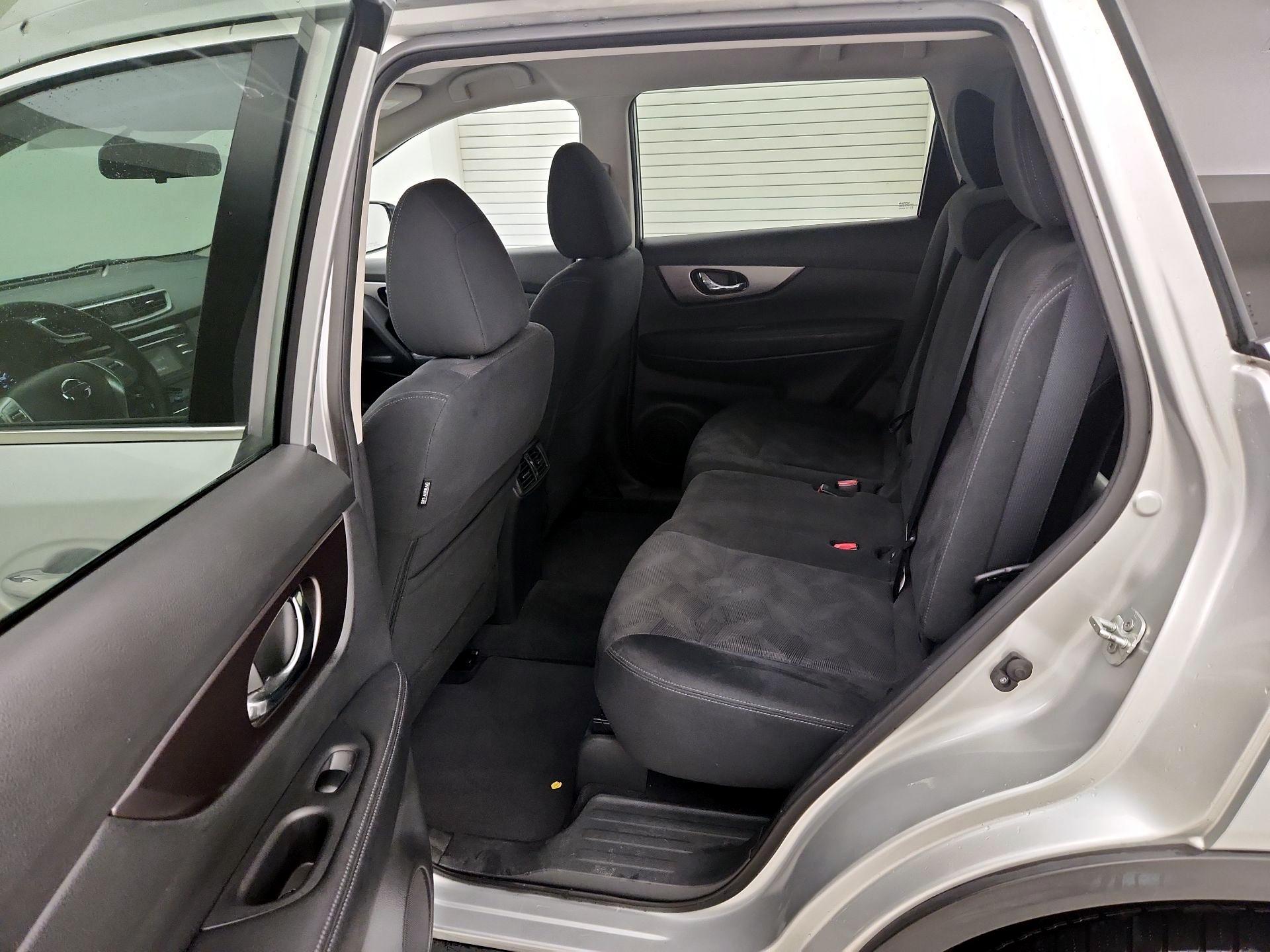 Thumbnail: 2015 Nissan Rogue - 19