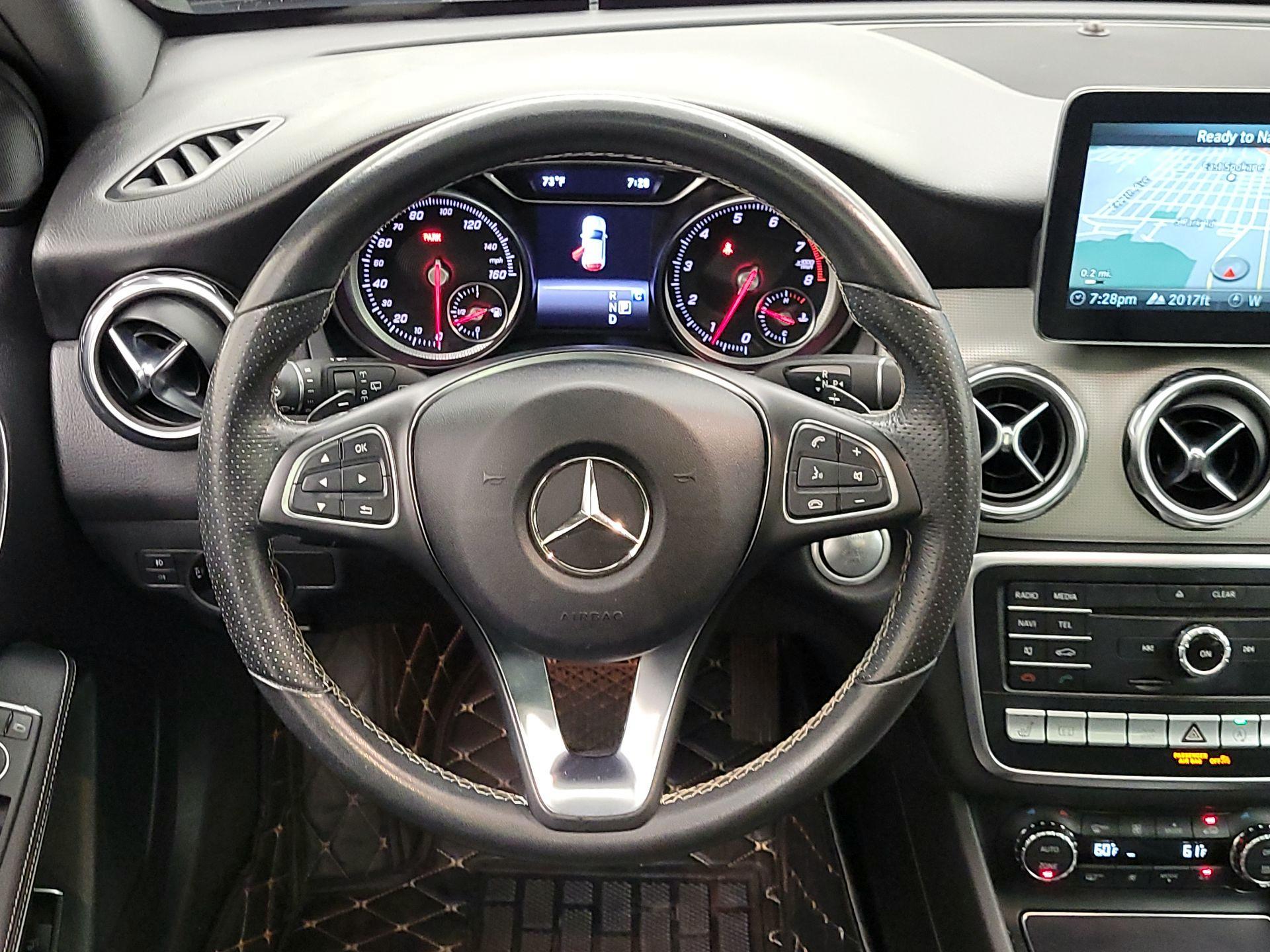Thumbnail: 2018 Mercedes-Benz GLA - 10