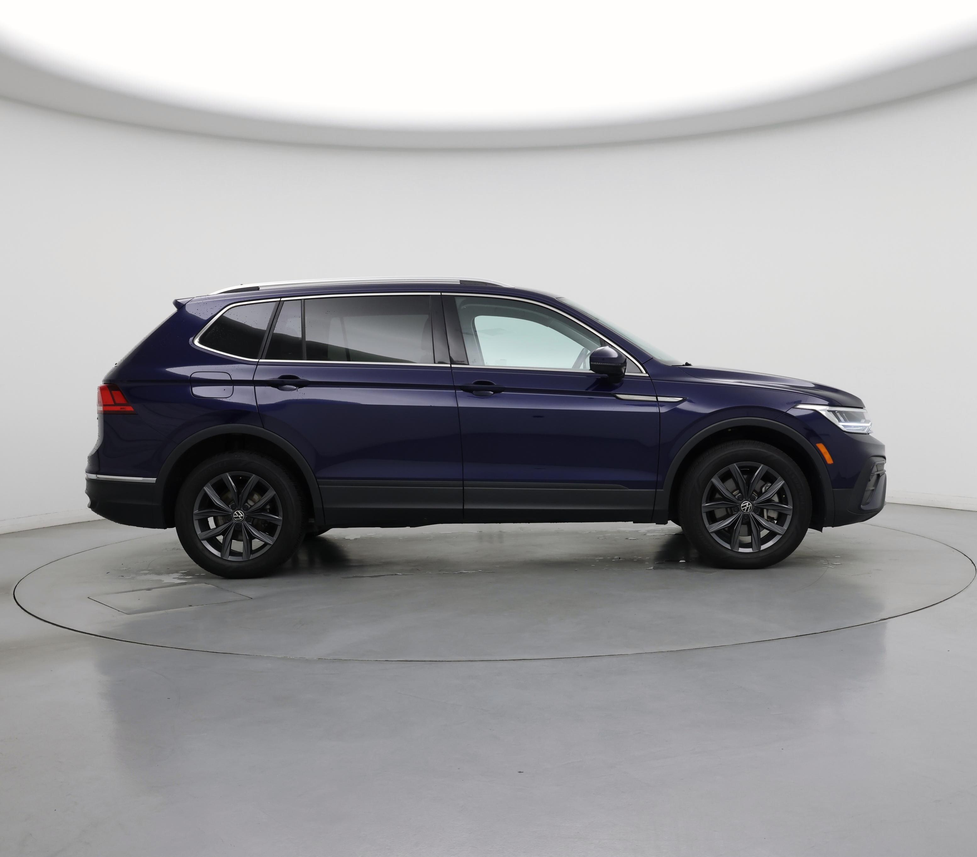 Thumbnail: 2022 Volkswagen Tiguan - 7