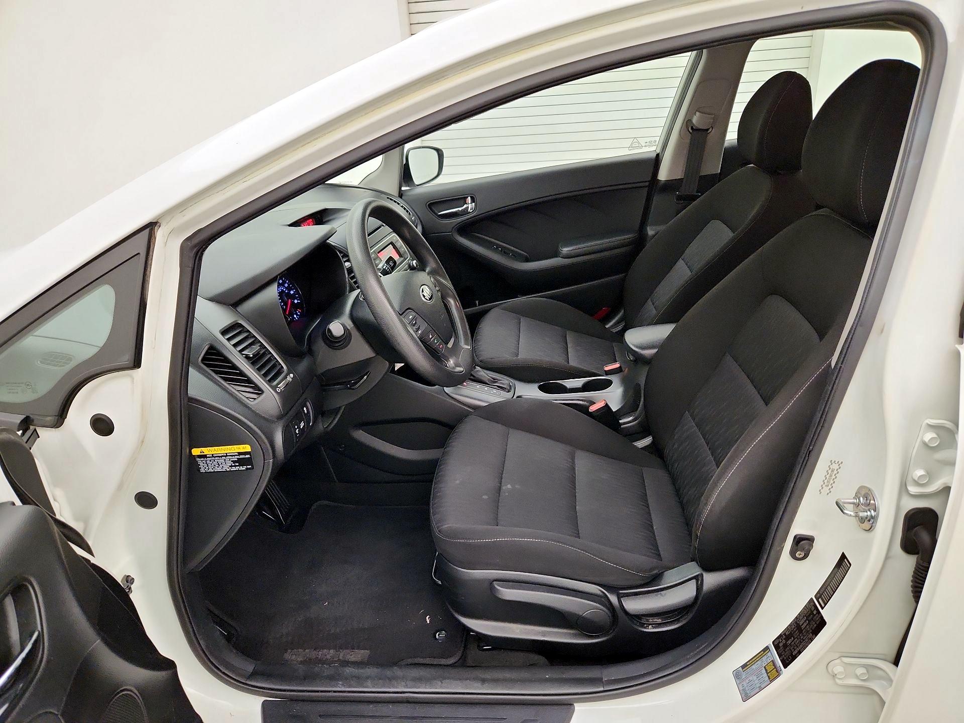Thumbnail: 2016 Kia Forte - 11