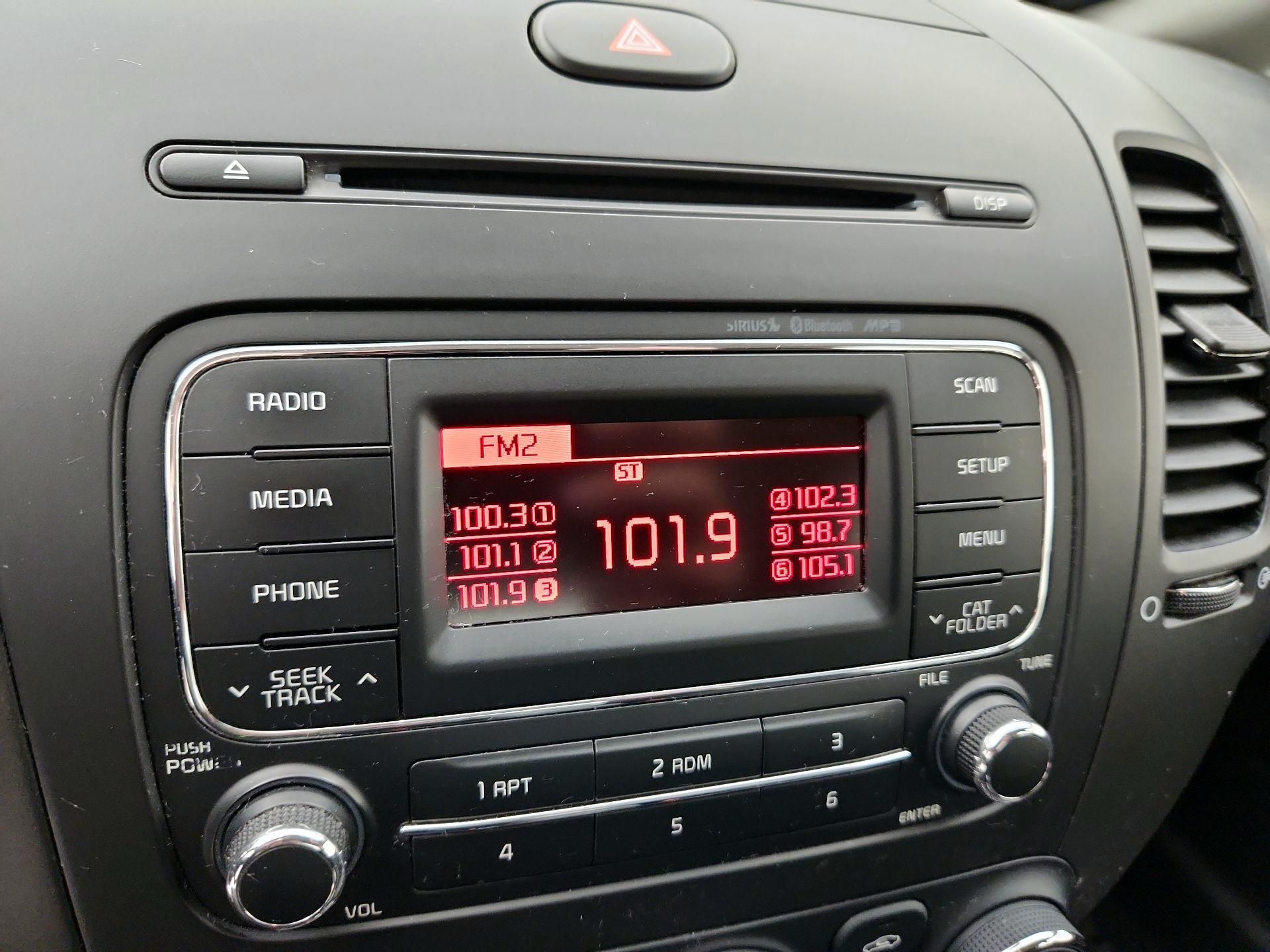 Thumbnail: 2016 Kia Forte - 14