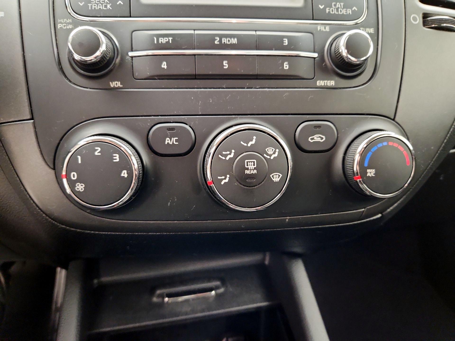 Thumbnail: 2016 Kia Forte - 15