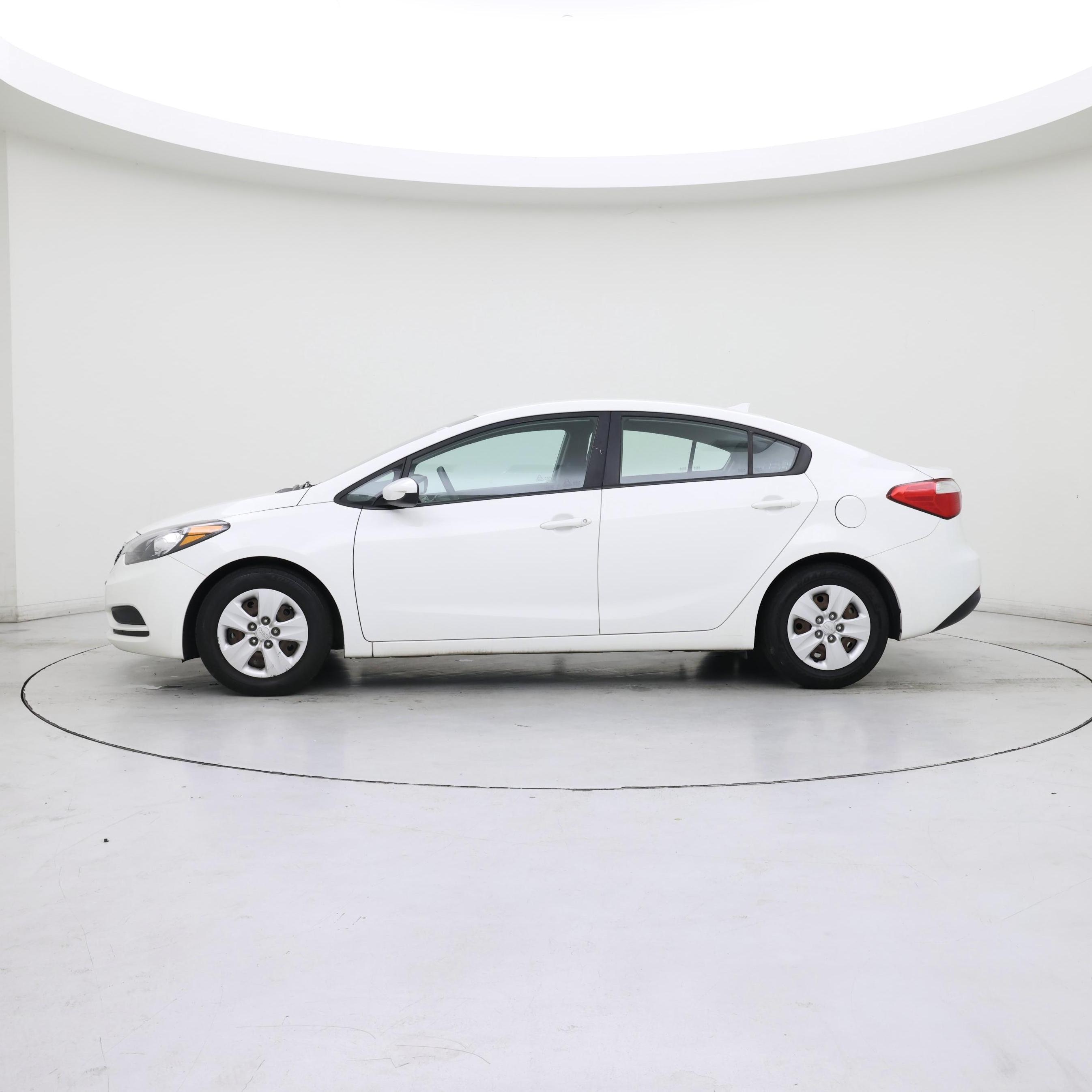 Thumbnail: 2016 Kia Forte - 3