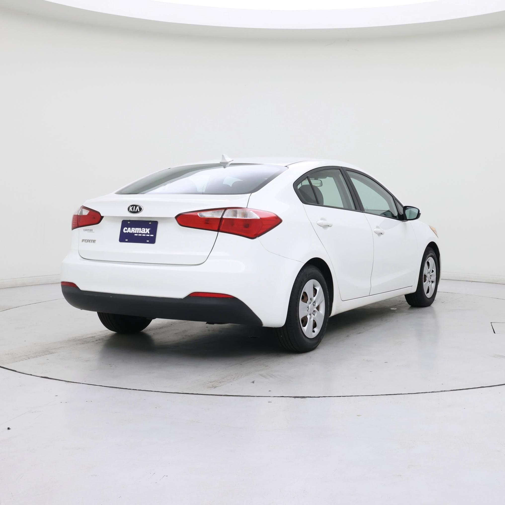 Thumbnail: 2016 Kia Forte - 8