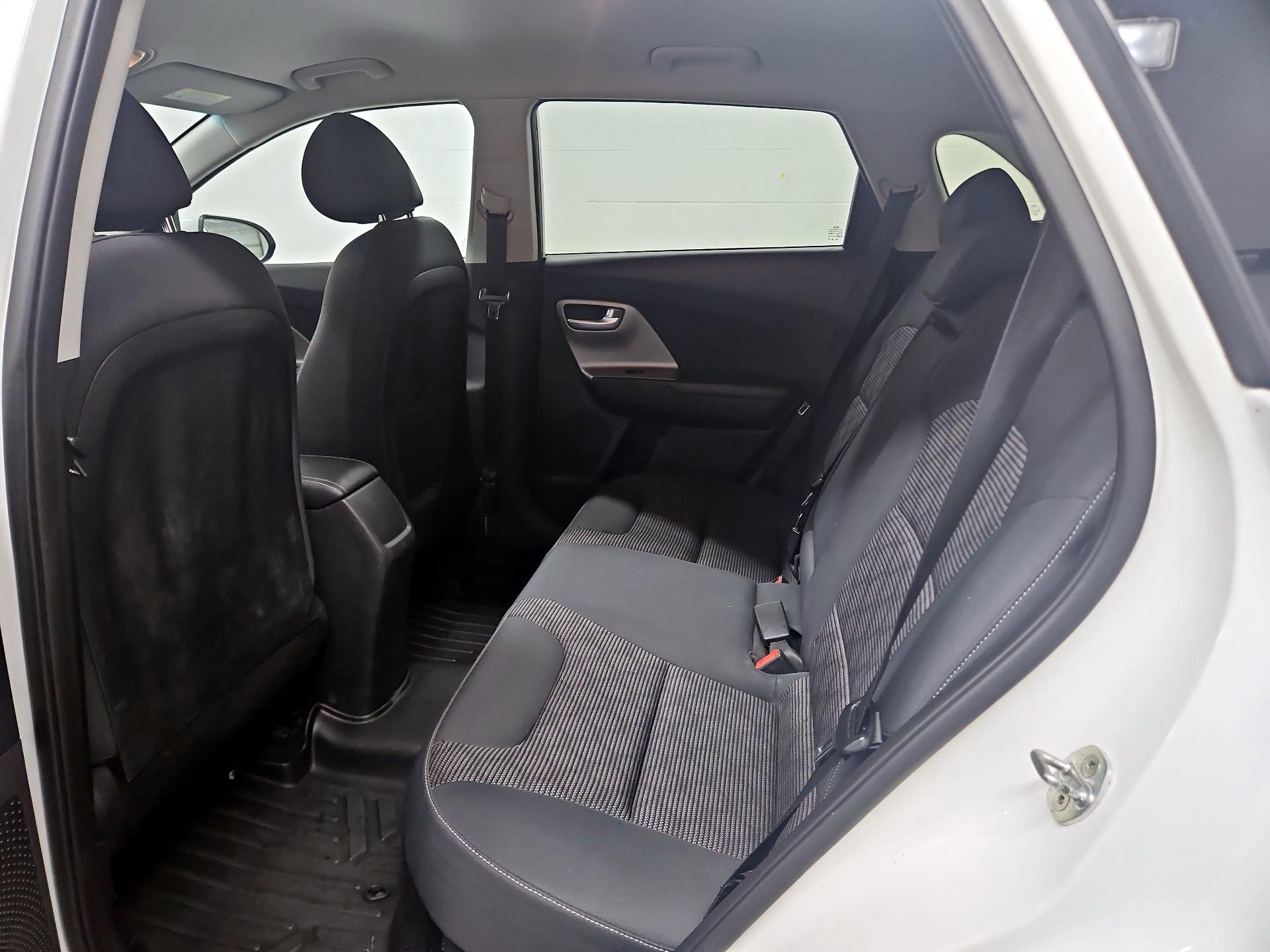 Thumbnail: 2019 Kia Niro - 19