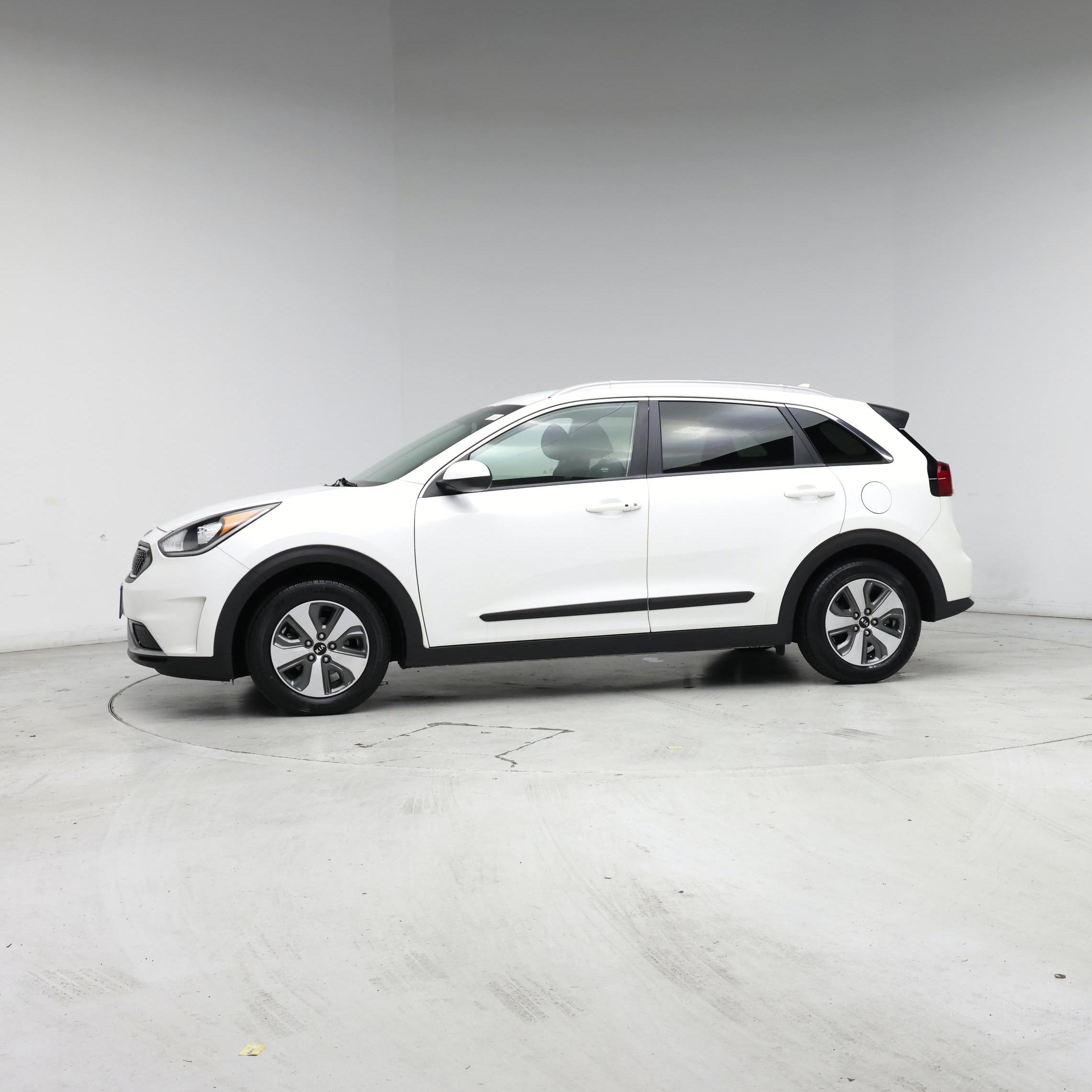 Thumbnail: 2019 Kia Niro - 3