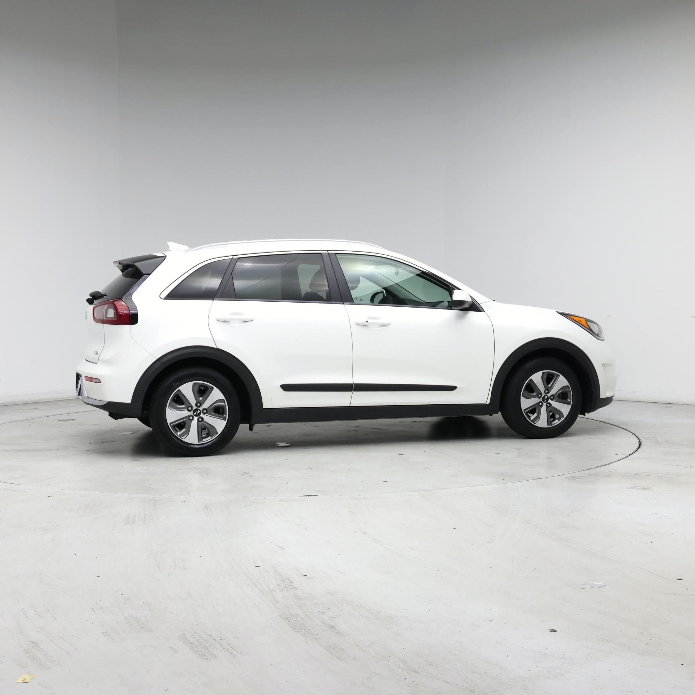 Thumbnail: 2019 Kia Niro - 7
